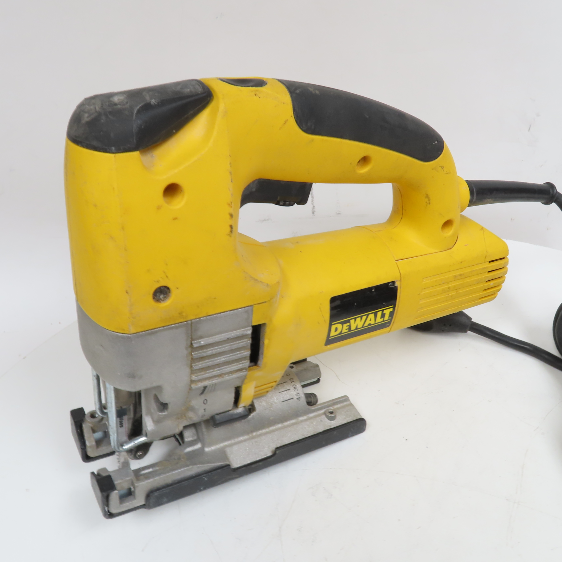 DeWalt DW321 120V 60mm Corded Variable Speed Jig Saw