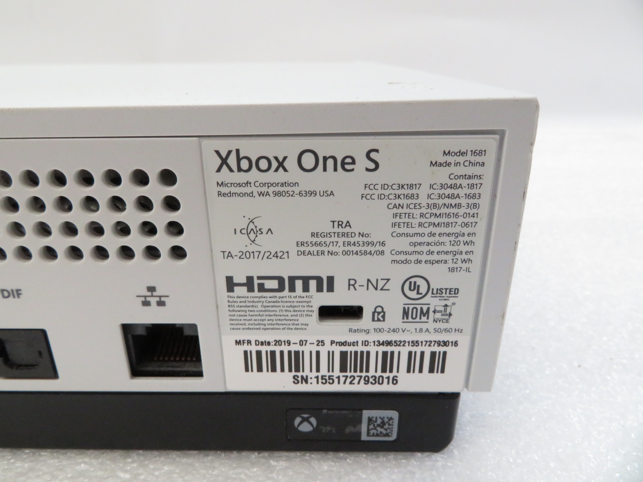 Microsoft Xbox One S 1681 1TB Video Game Console 1173
