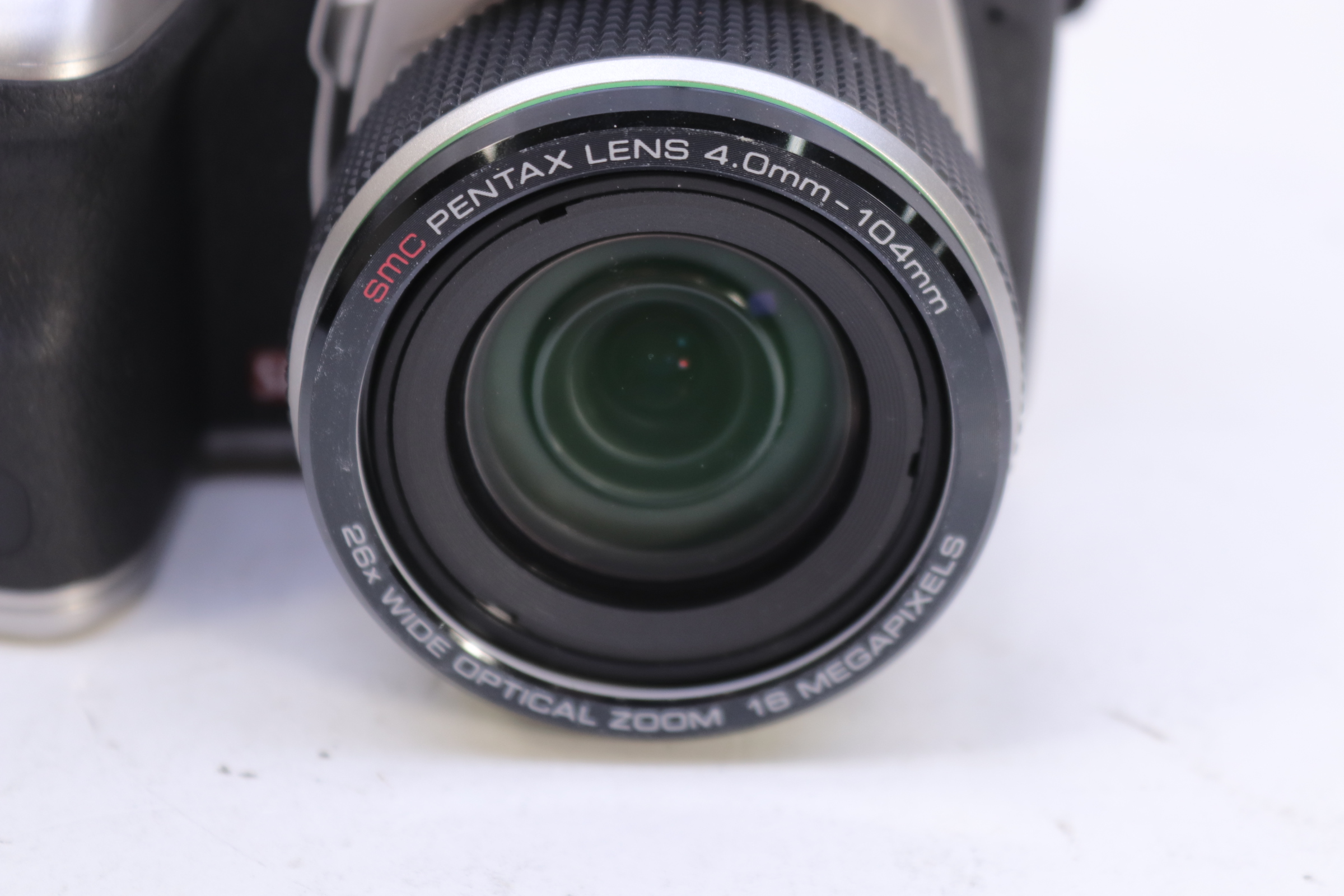 Pentax X-5 16MP Digital Camera/4/104mm SMC Zoom Lens