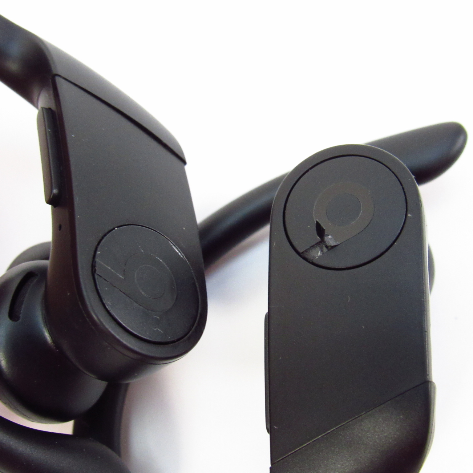 Apple Beats Powerbeats Pro A2048/A2047 Bluetooth Earbuds Apple Beats Powerbeats Pro A2048/A2047 Bluetooth Earbuds