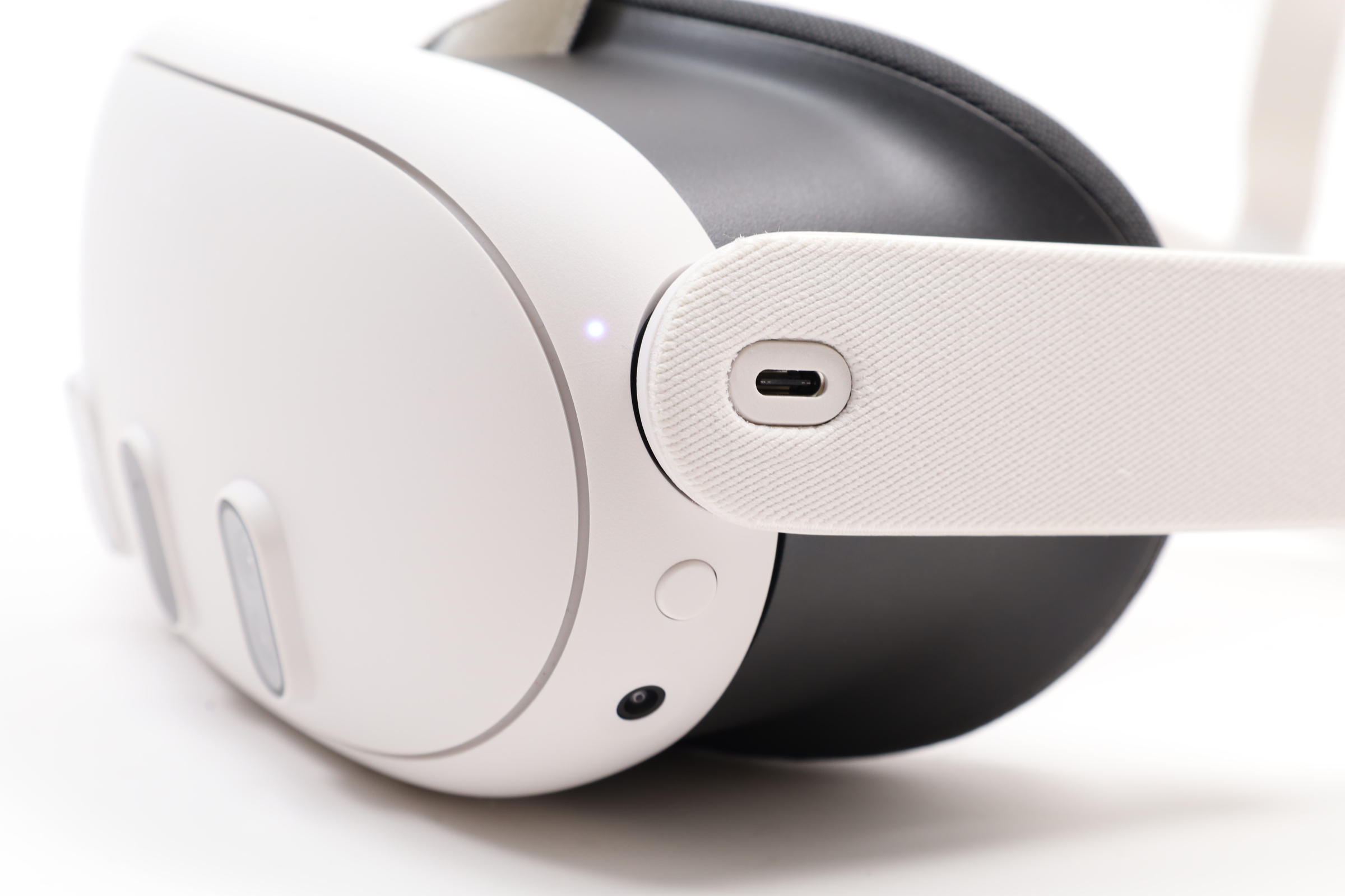 Meta Quest 3 128GB Advanced All-in-One VR Headset (3237)