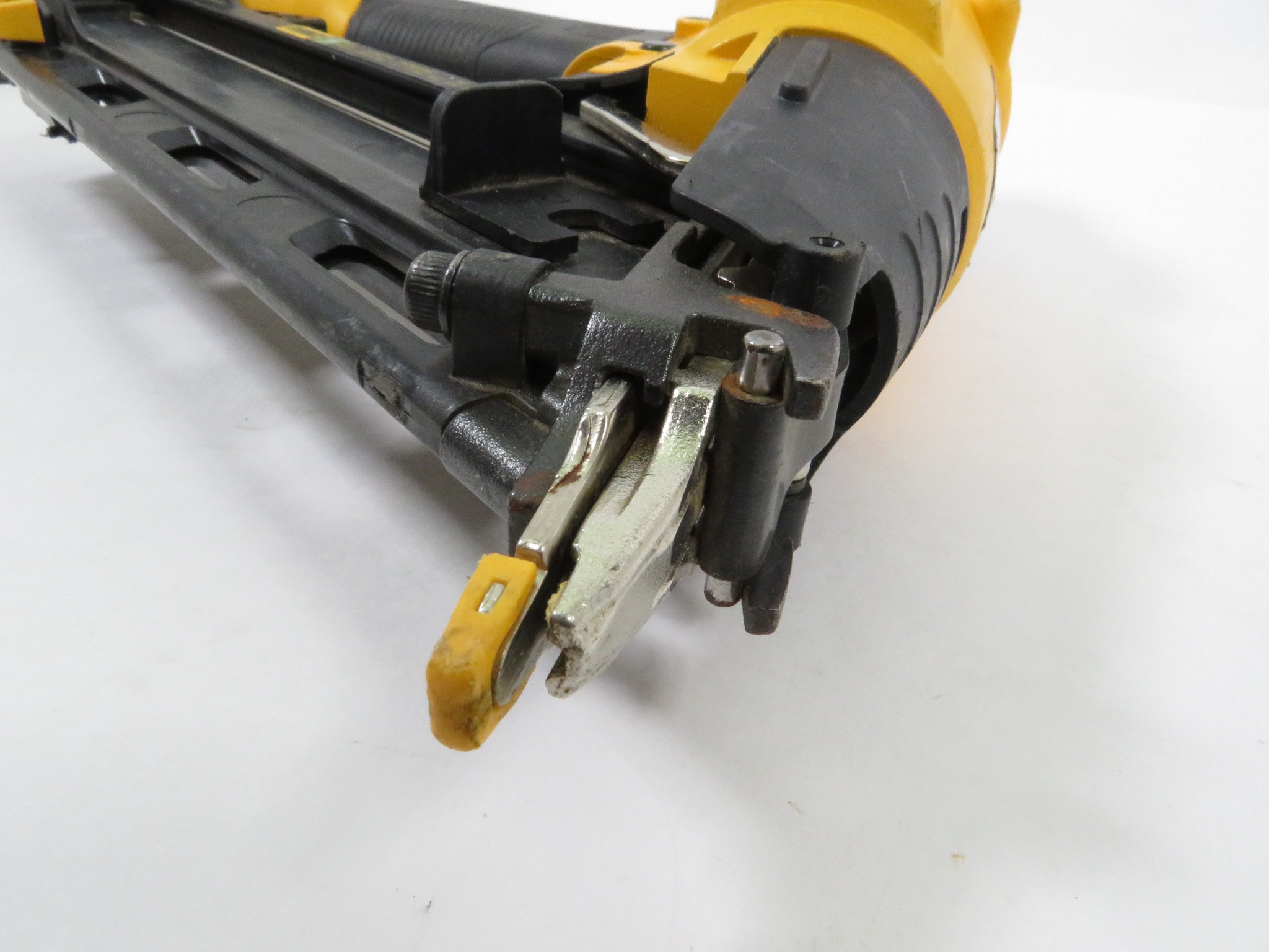 DeWALT 15GA Precision Point "DA" Style Finish Nailer - Matthews Auctioneers