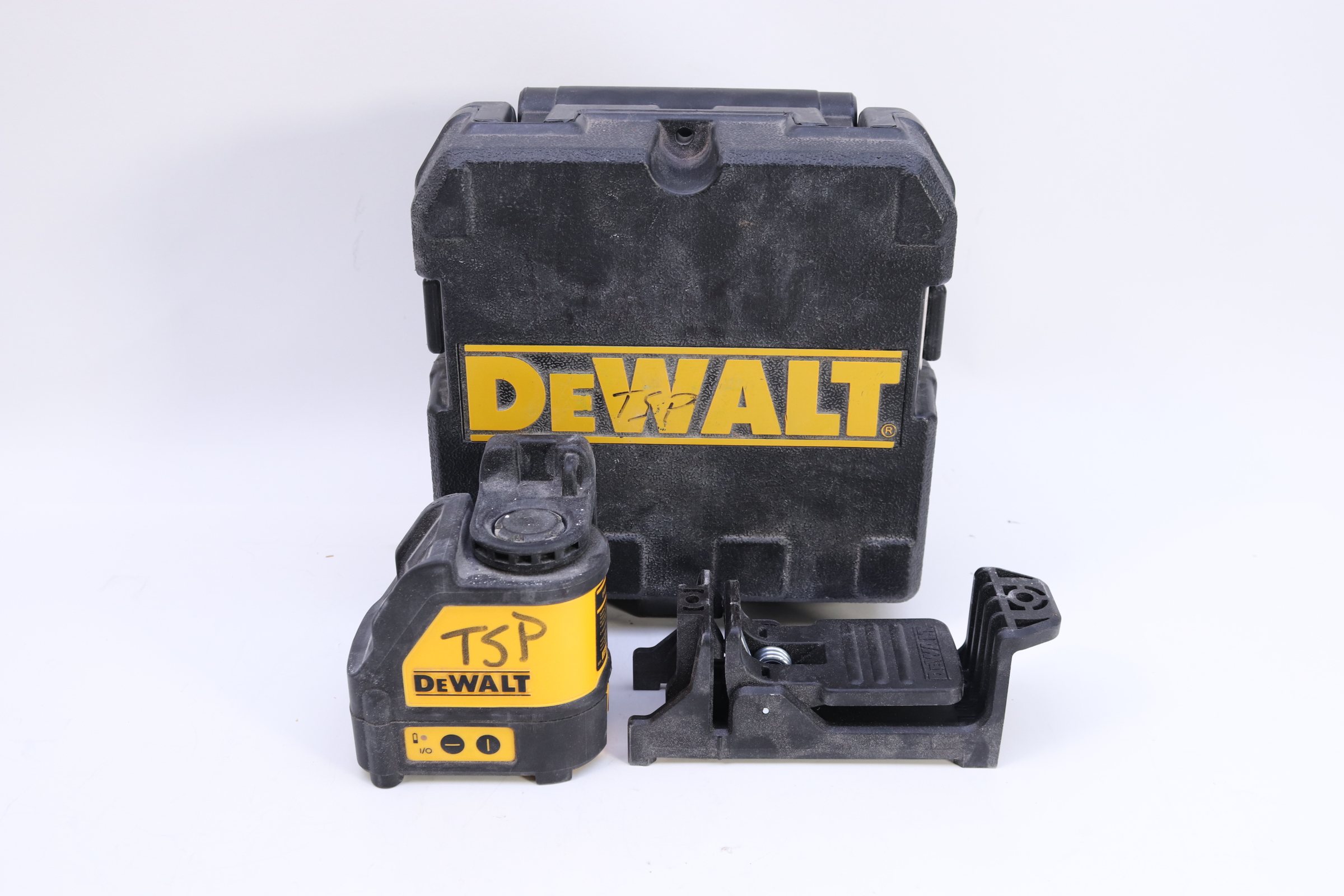 DeWalt DW088CGQU 165 ft. Green SelfLeveling Cross Line Laser Level