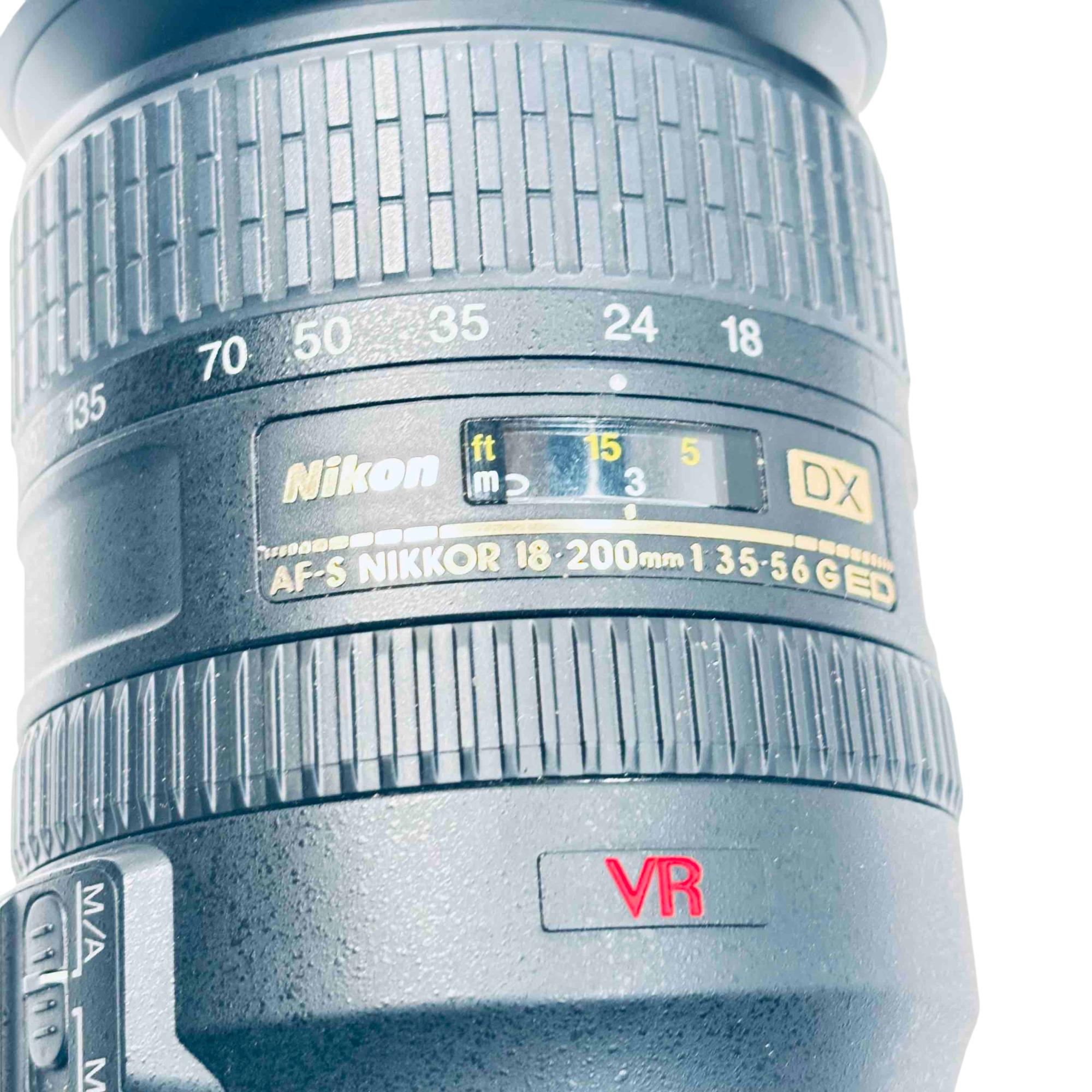 Nikon D80 10.2MP DSLR Camera AF-S DX NIKKOR 18-200mm f/3.5