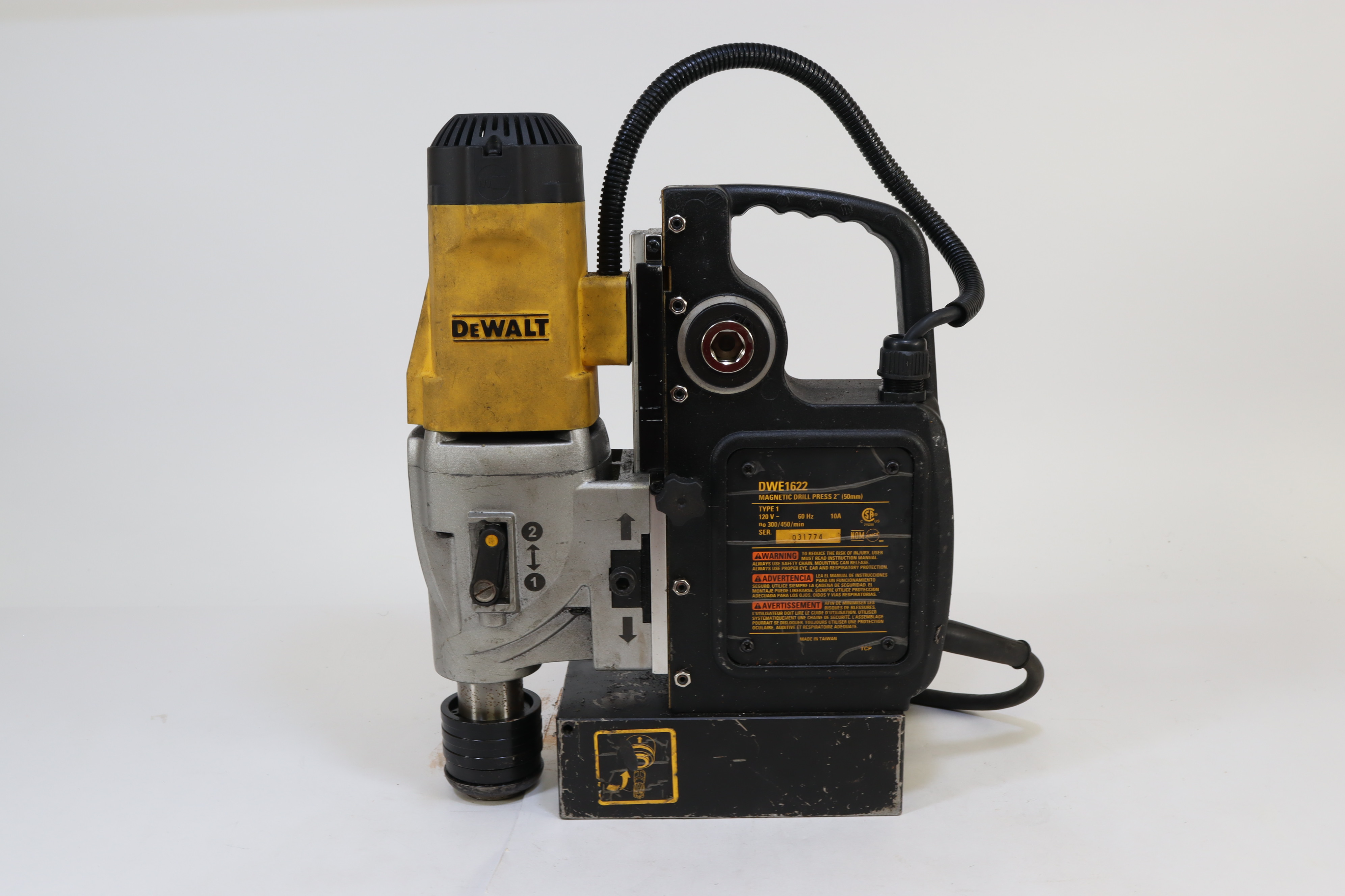 DeWalt Drill Press DWE1622K 2inch, 10Amp with 2Speed Setting