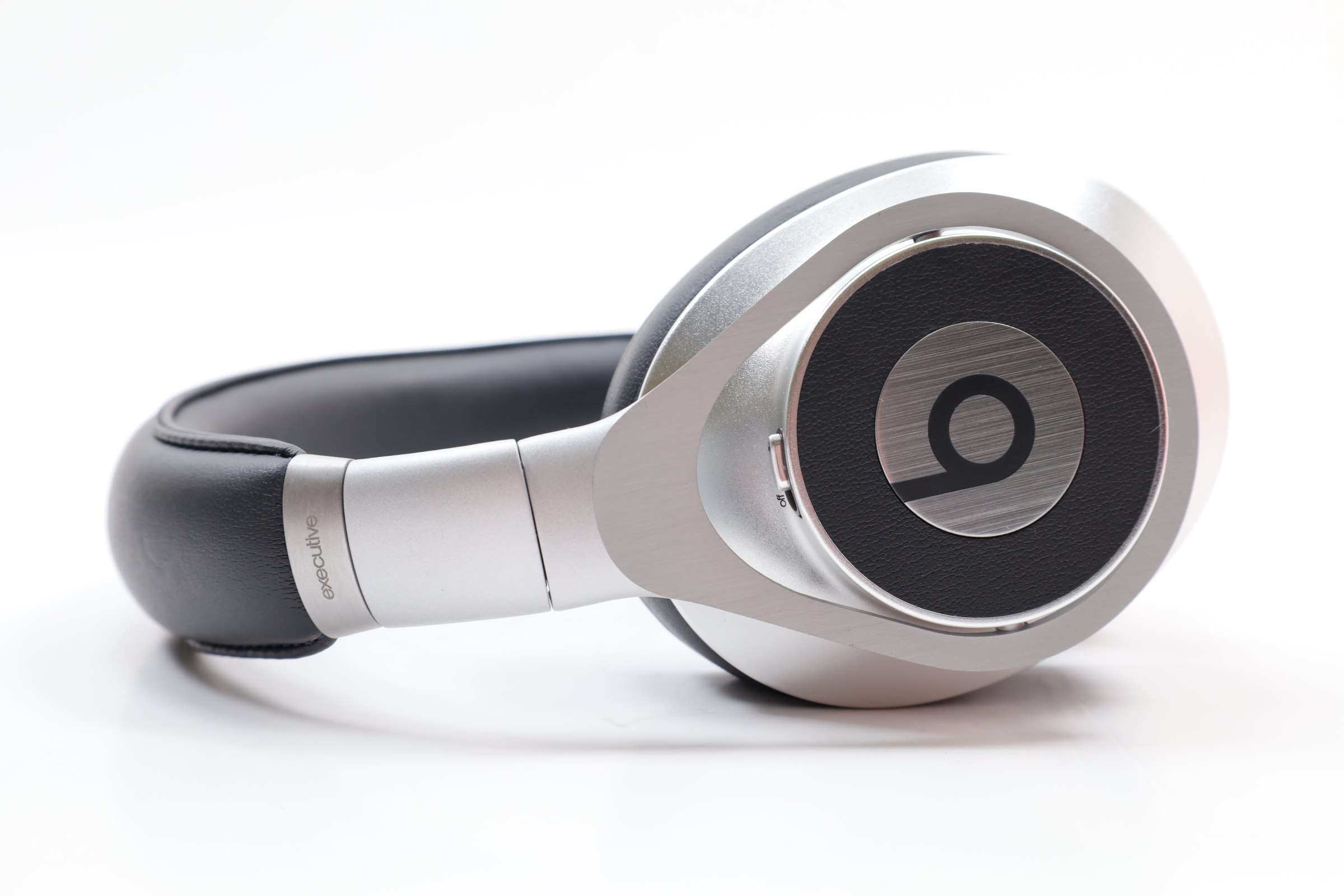 Executive Silver Beats By Dre BEATS Executive Noise Canceling