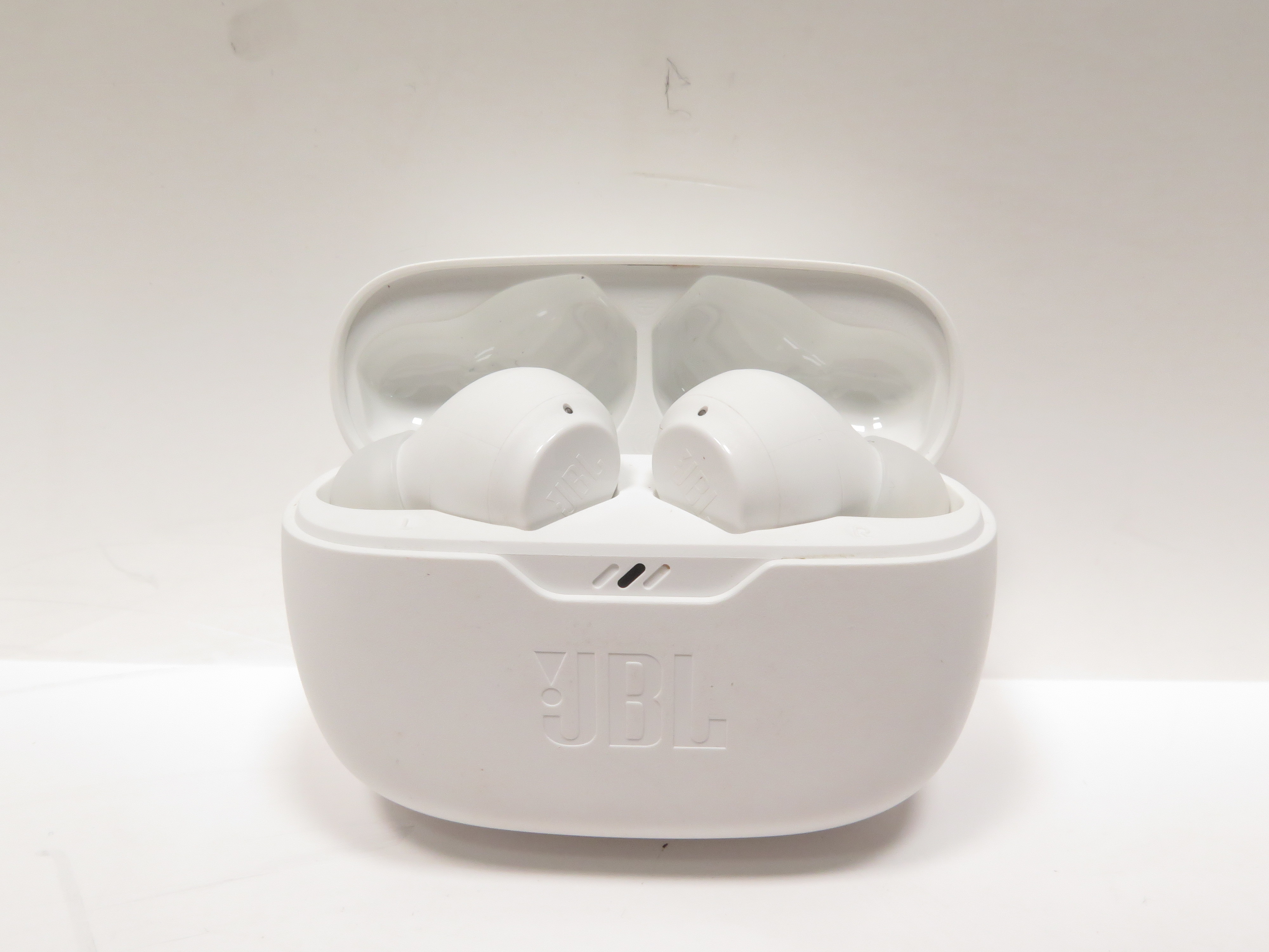 JBL Vibe Beam True Wireless Earbuds in White