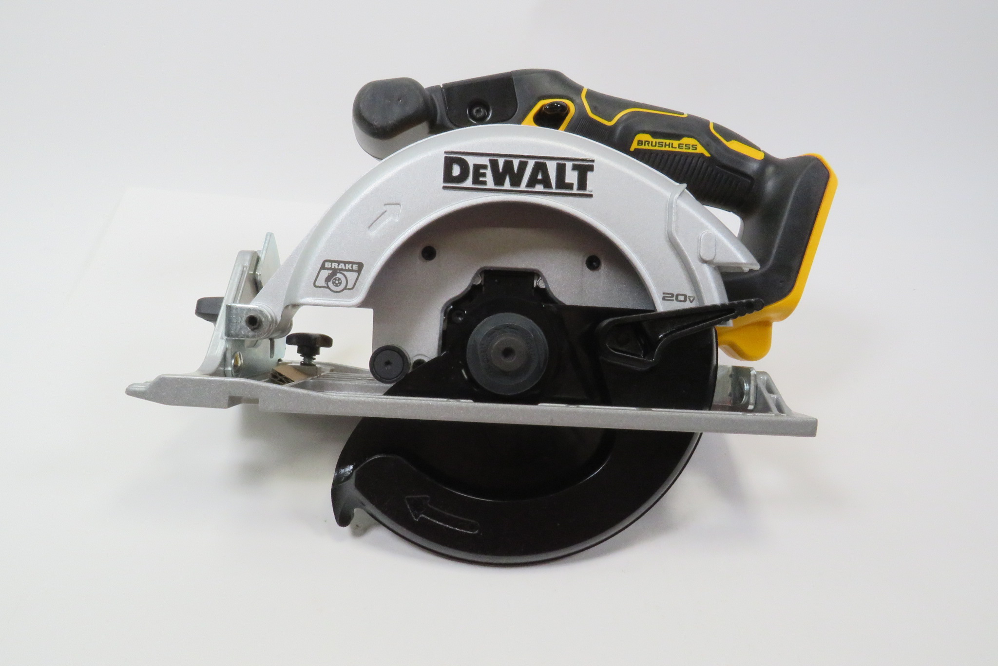 DeWalt DCS565 20-Volt MAX Cordless Brushless 6-1/2