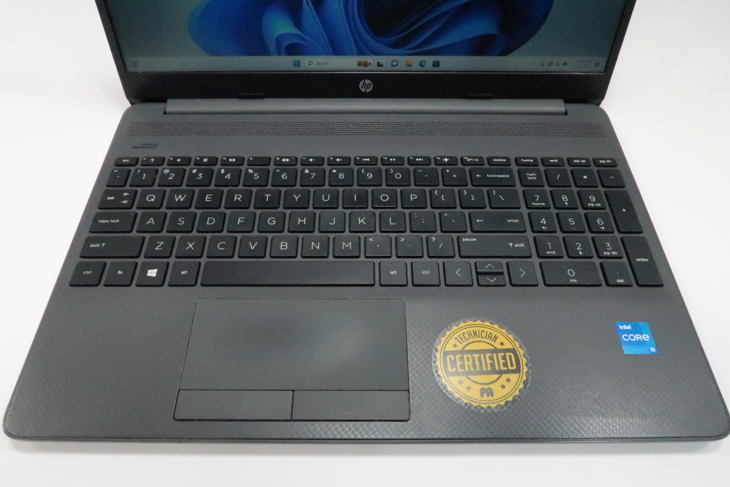 HP 250 G8 Intel Core i5-1135G7 2.40GHZ 16GB RAM 256GB SSD 15.6
