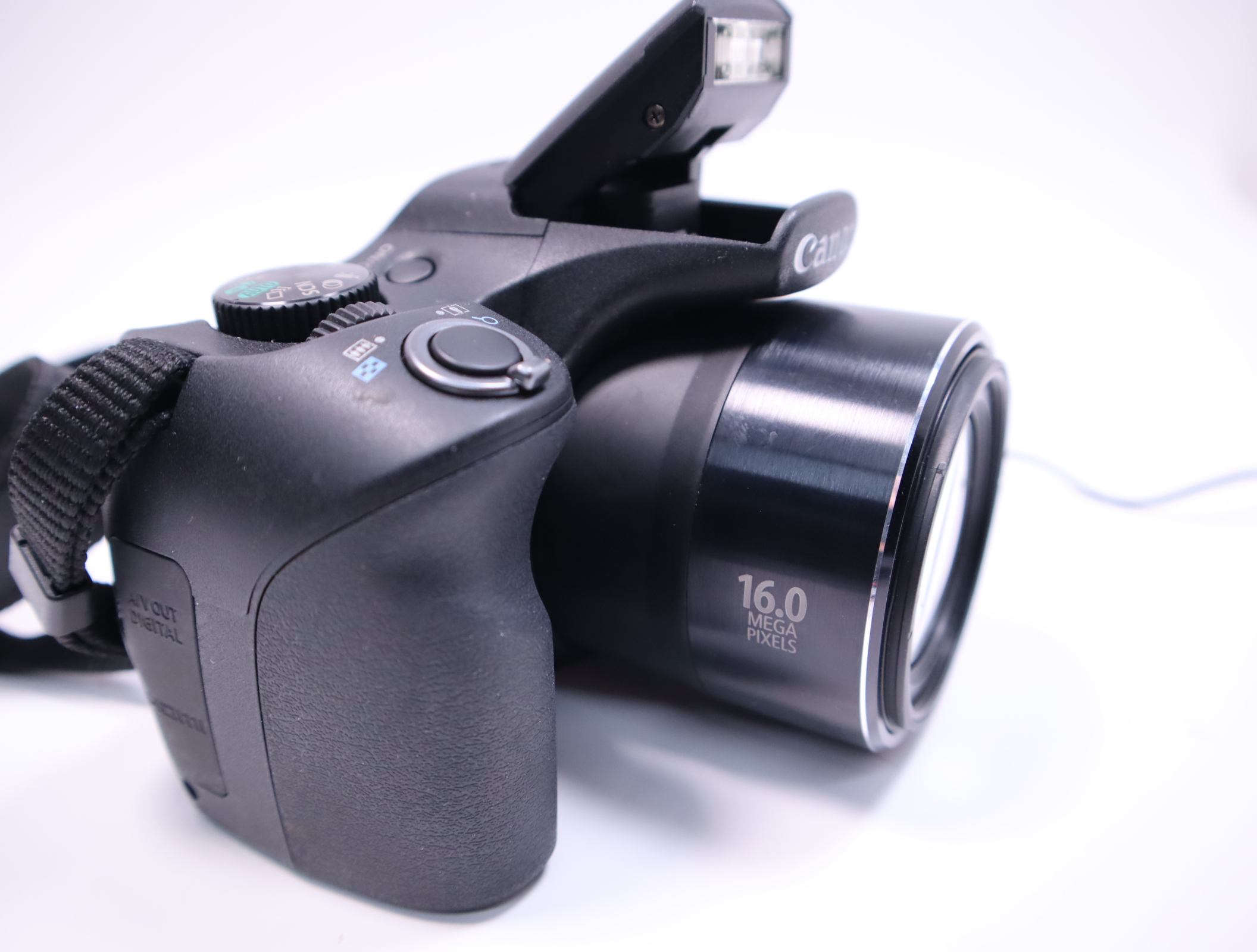 Canon PowerShot SX530 HS 16MP Digital Camera 42x Optical Zoom Black