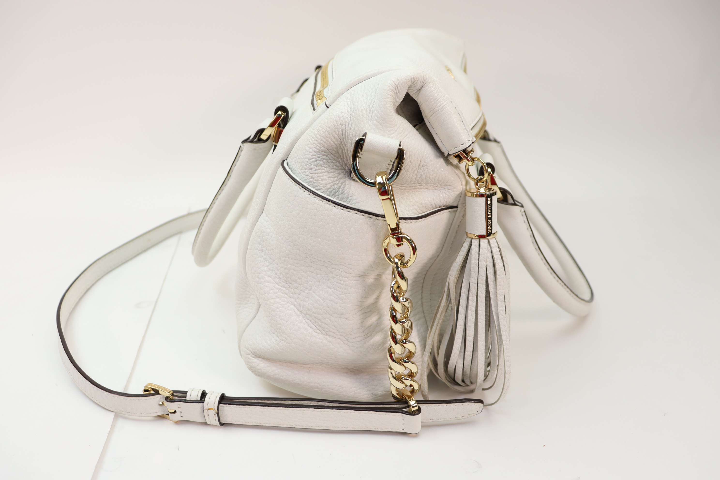 Michael Kors E-1310 Large Leather Tassel Convertible