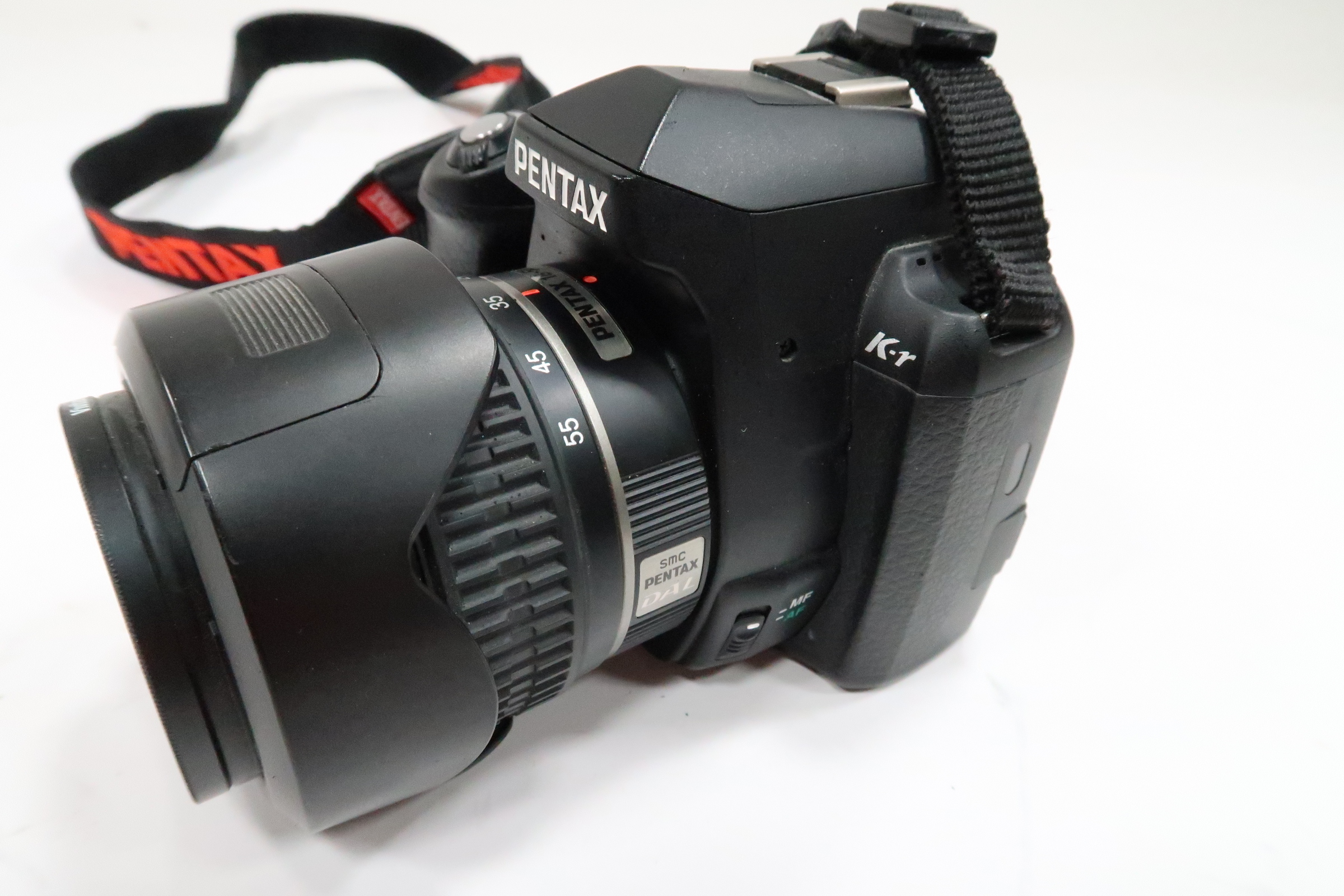 Pentax K-r Digital SLR Camera / 18-55mm / 50-200mm Zoom