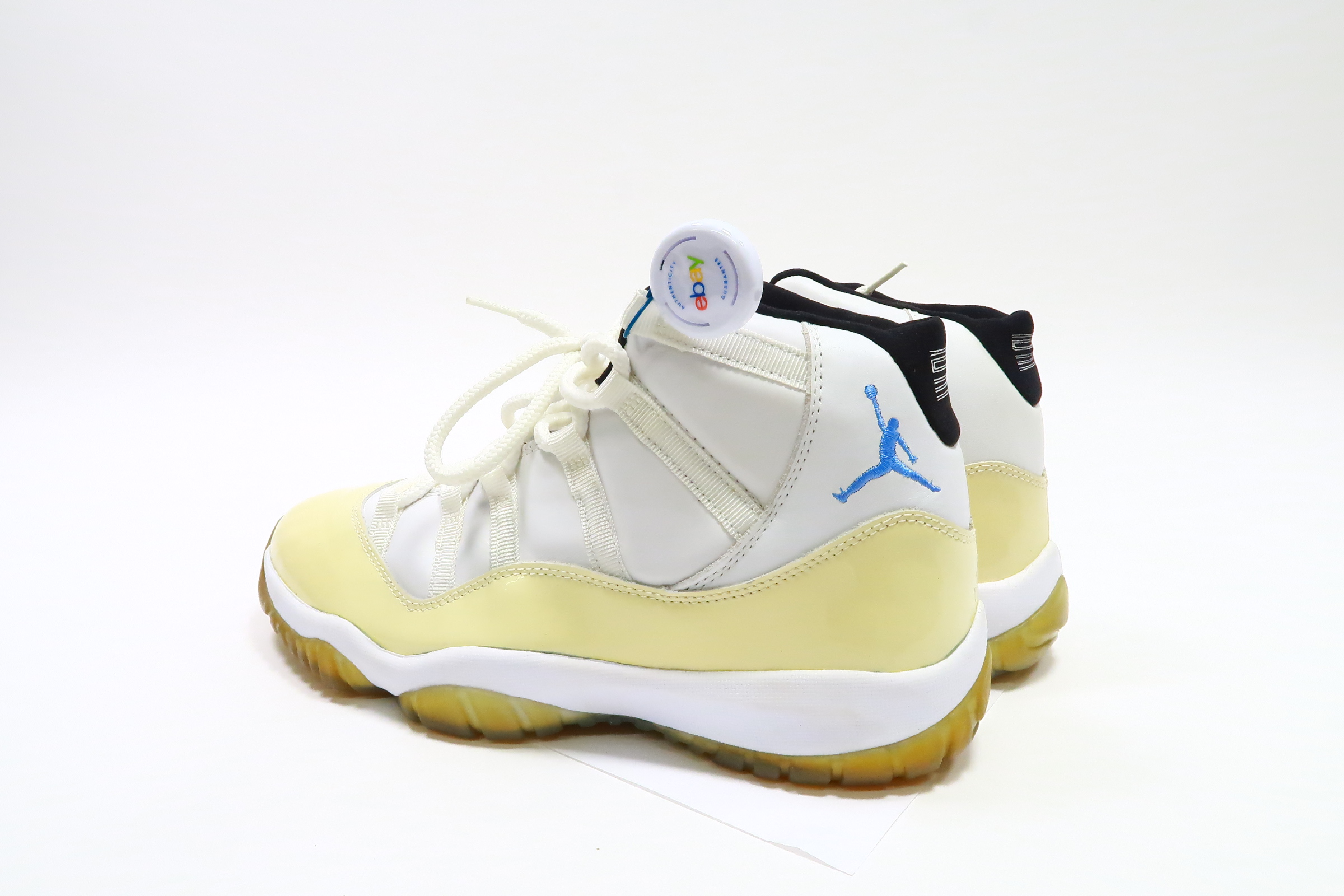 シューズ(男性用) 2001 Air Jordan 11 Columbia 2001 Nike Air Jordan XI 11 Retro Low WHITE COLUMBIA BLUE