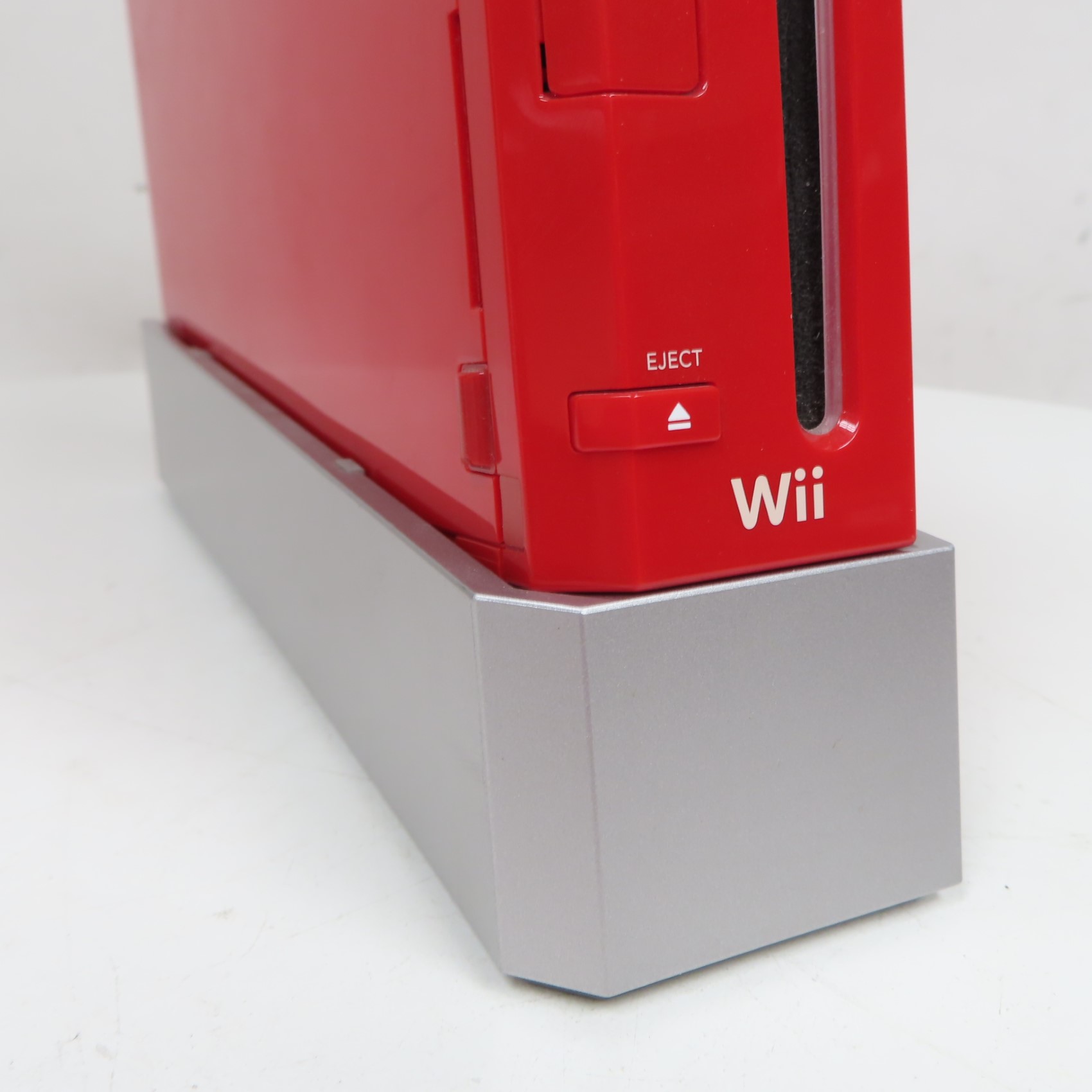 Nintendo Wii RVL-001 Home Video Game Console - Red (5689)