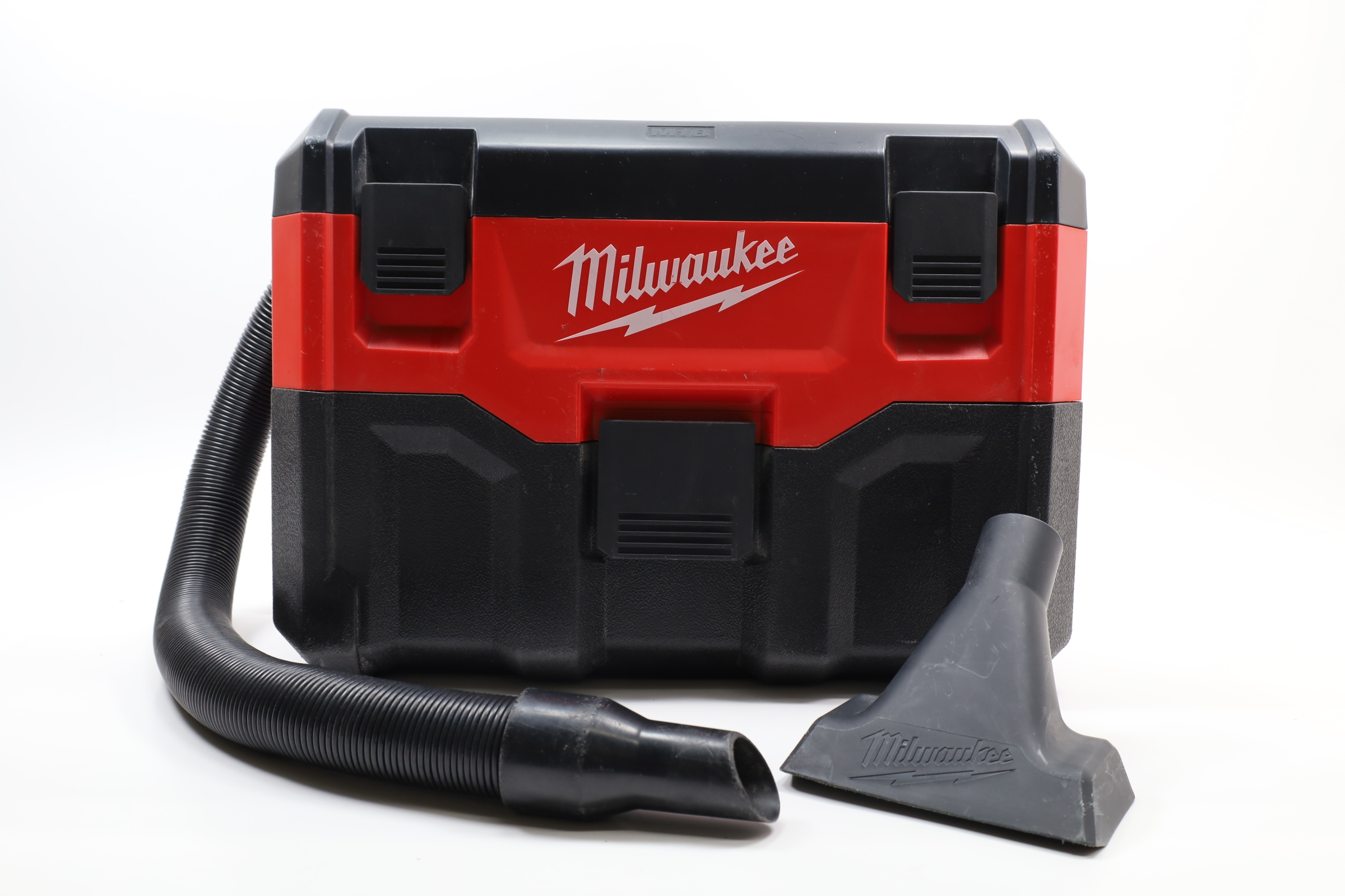 Milwaukee 0880-20 M18 18V 2 Gallon Lithium-Ion Cordless Wet/Dry Vacuum