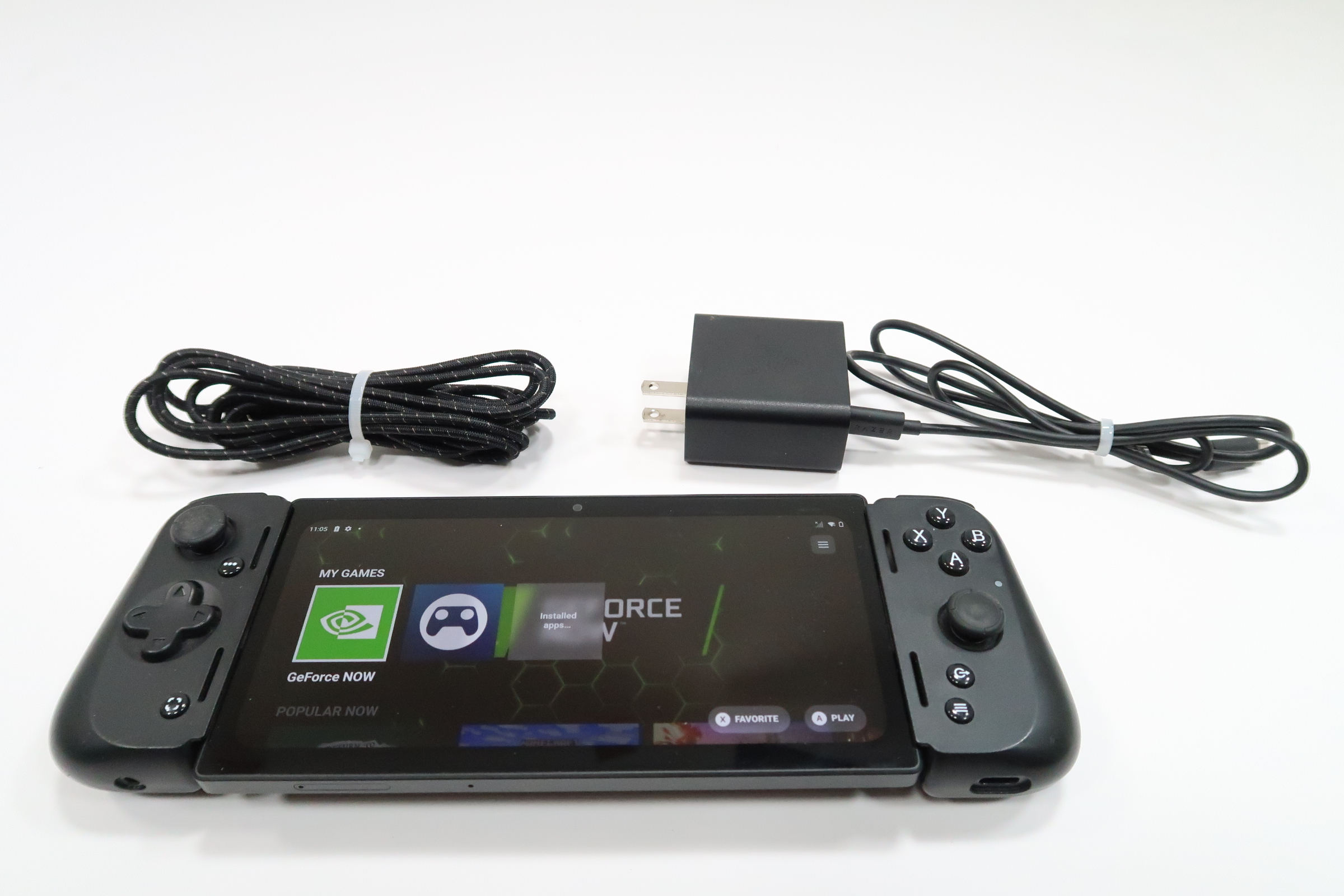 Razer Edge Gaming Tablet and Kishi V2Pro Razer Edge Gaming Tablet