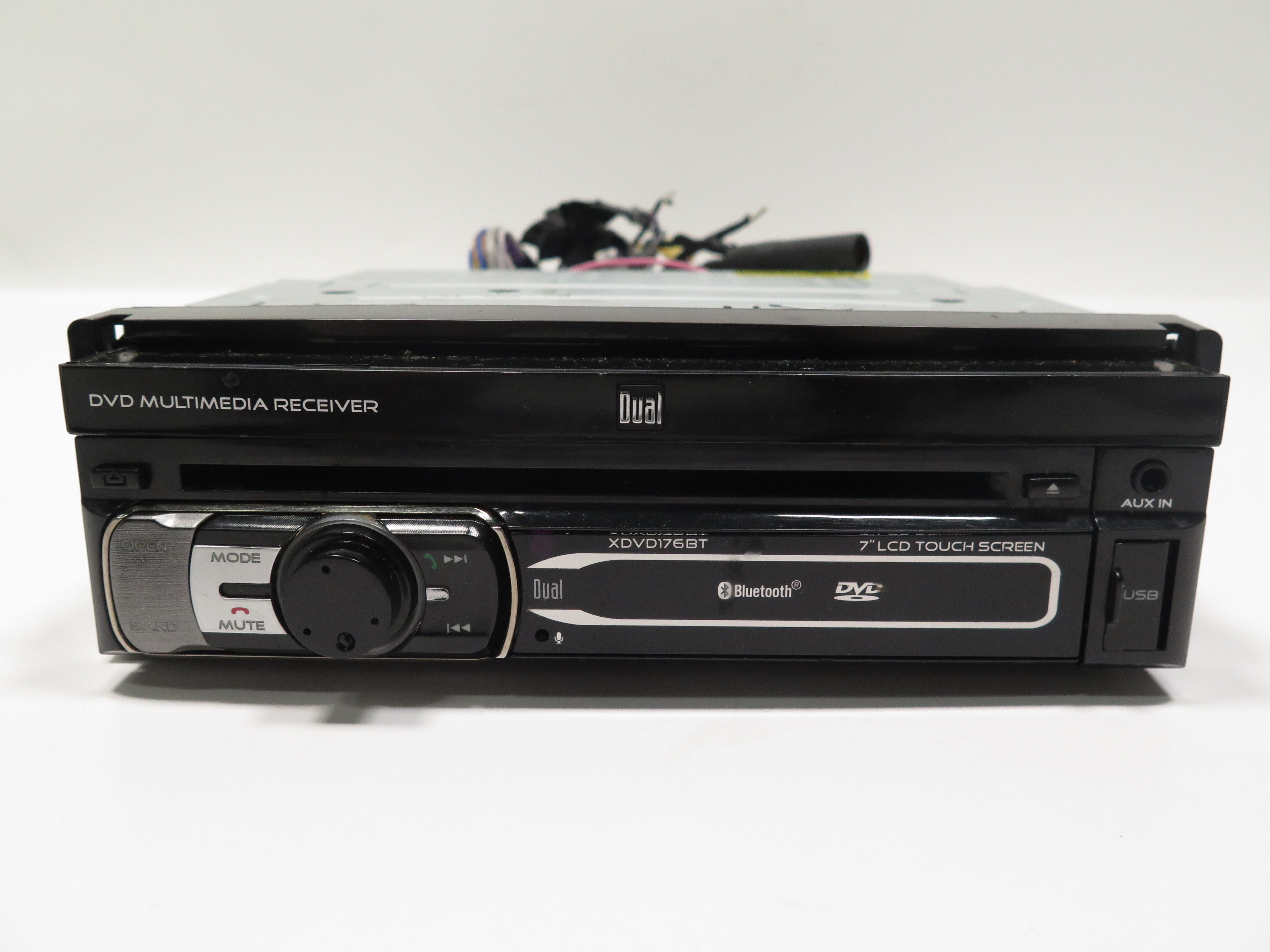 Dual XDVD176BT 7Inch SingleDIN inDash DVD/CD Bluetooth Receiver 1586