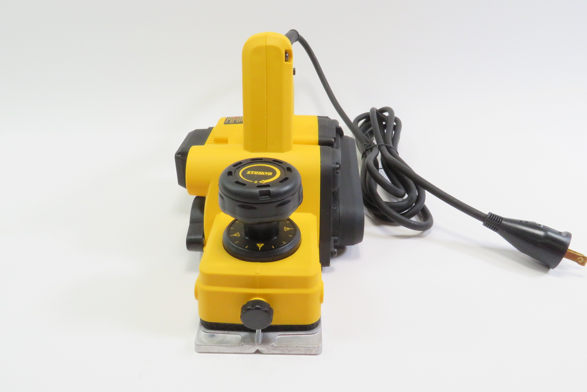 DEWALT Hand Planer Kit – 5.5-Amp, 3-1/4 Inch, 34,000 CPM, Reversible Carbide Blades, With Dust Adaptor & Kit Box