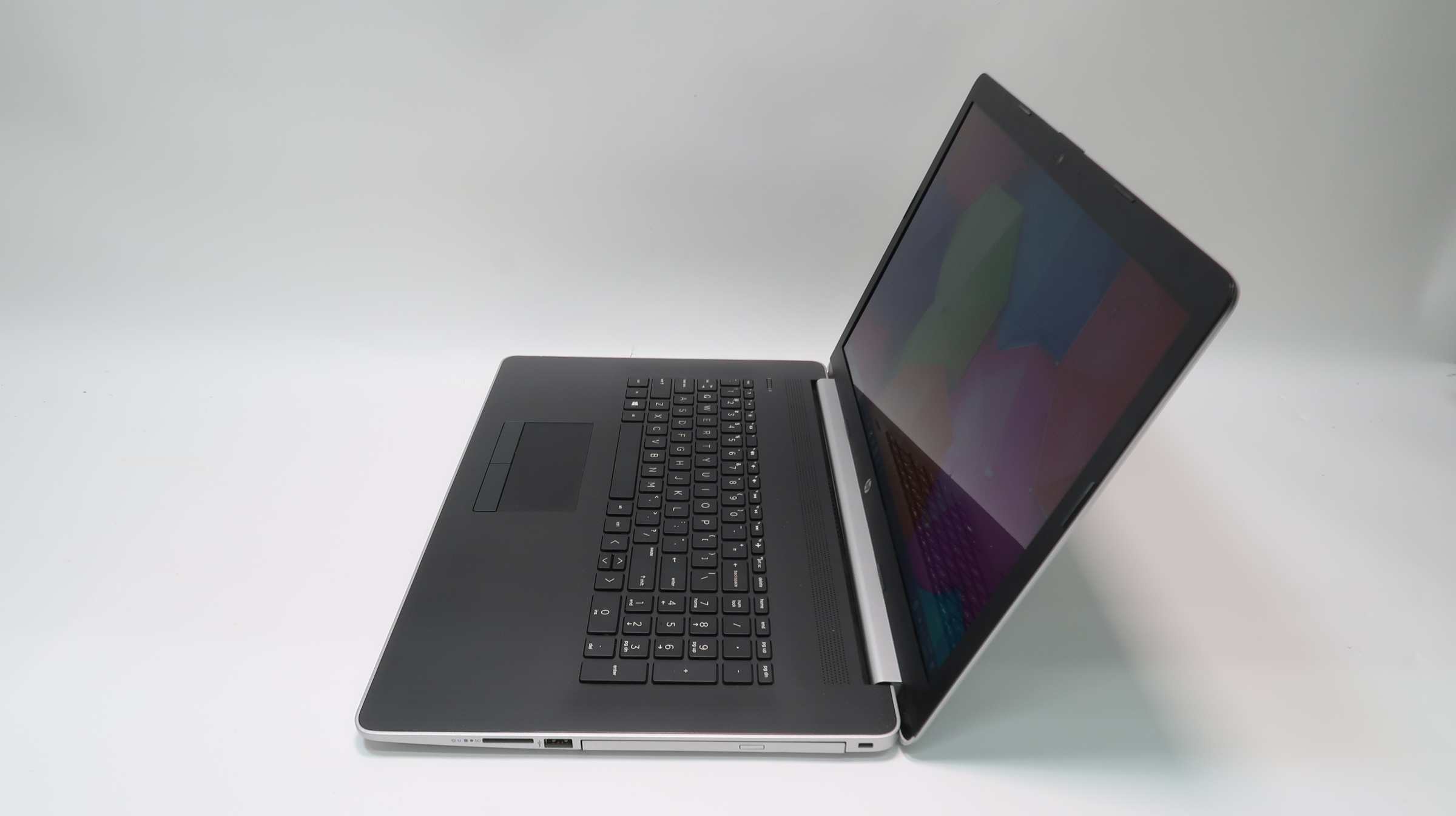 HP Laptop 17z-cp300 Windows 10 AMD A9-9425 3.1Ghz 8GB RAM 1TB HDD