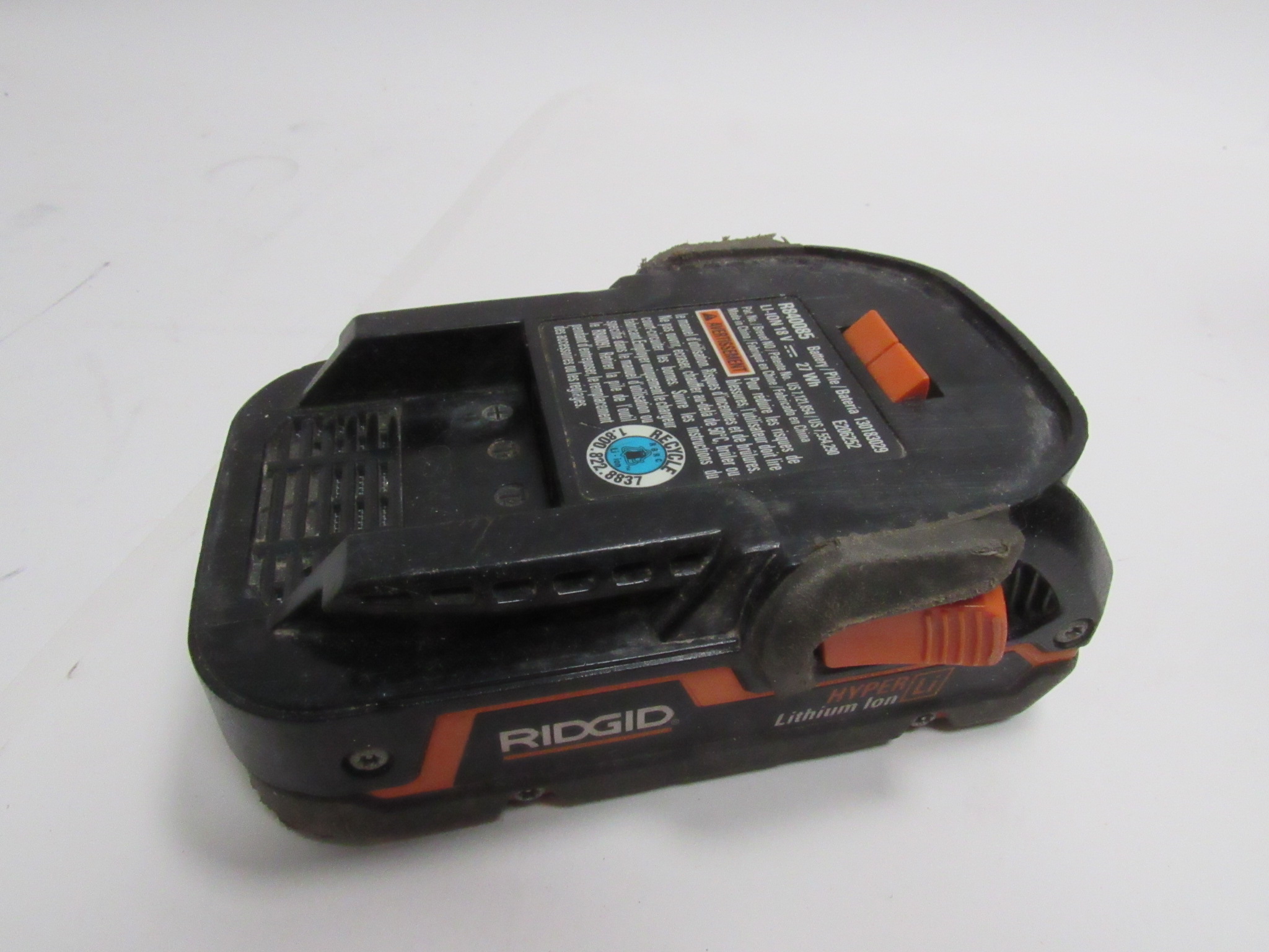 Ridgid R86008 18Volt LithiumIon Compact 1/2" Inch Cordless Drill/Driver
