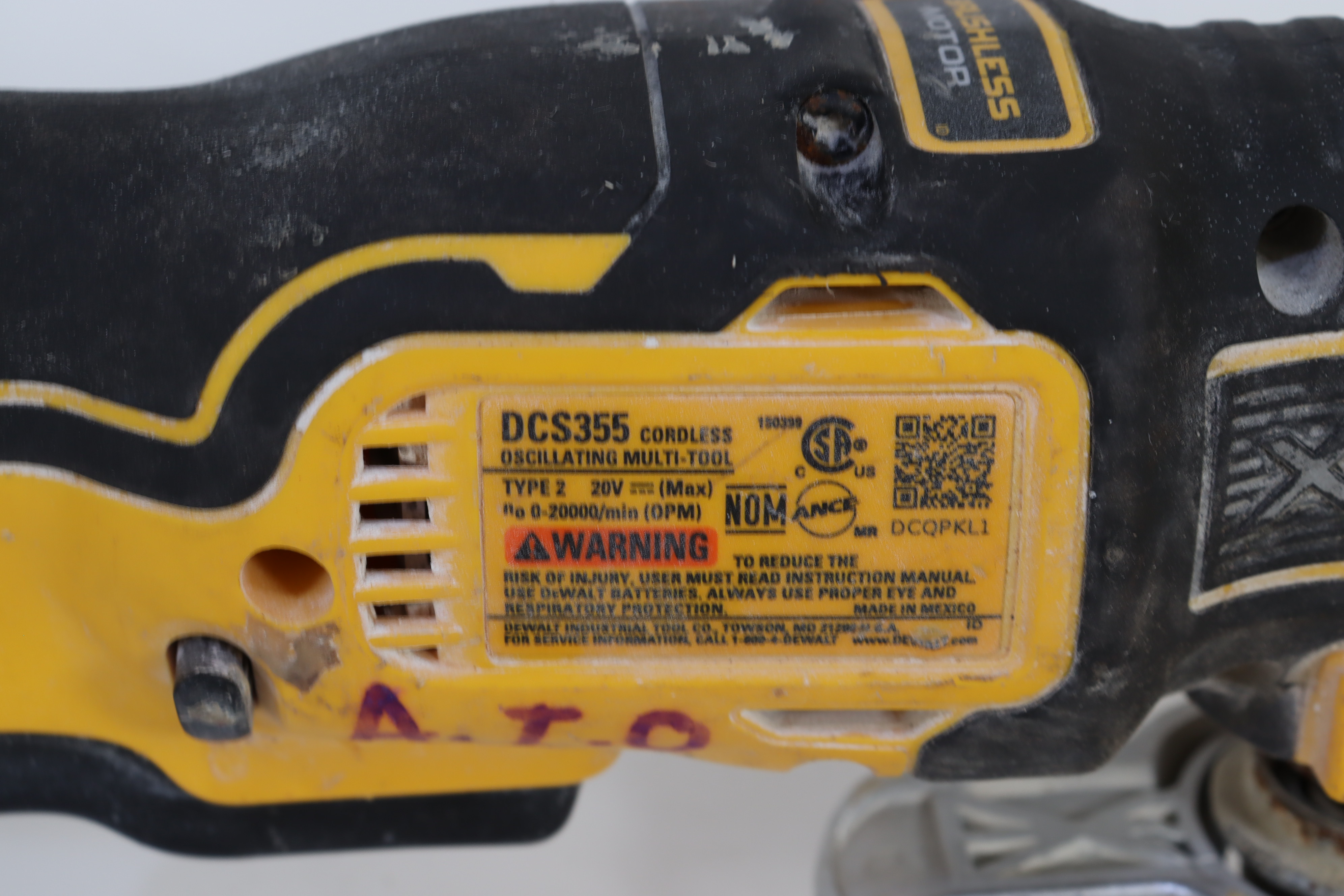 DEWALT DCS355 20V MAX XR Cordless Brushless Oscillating MultiTool
