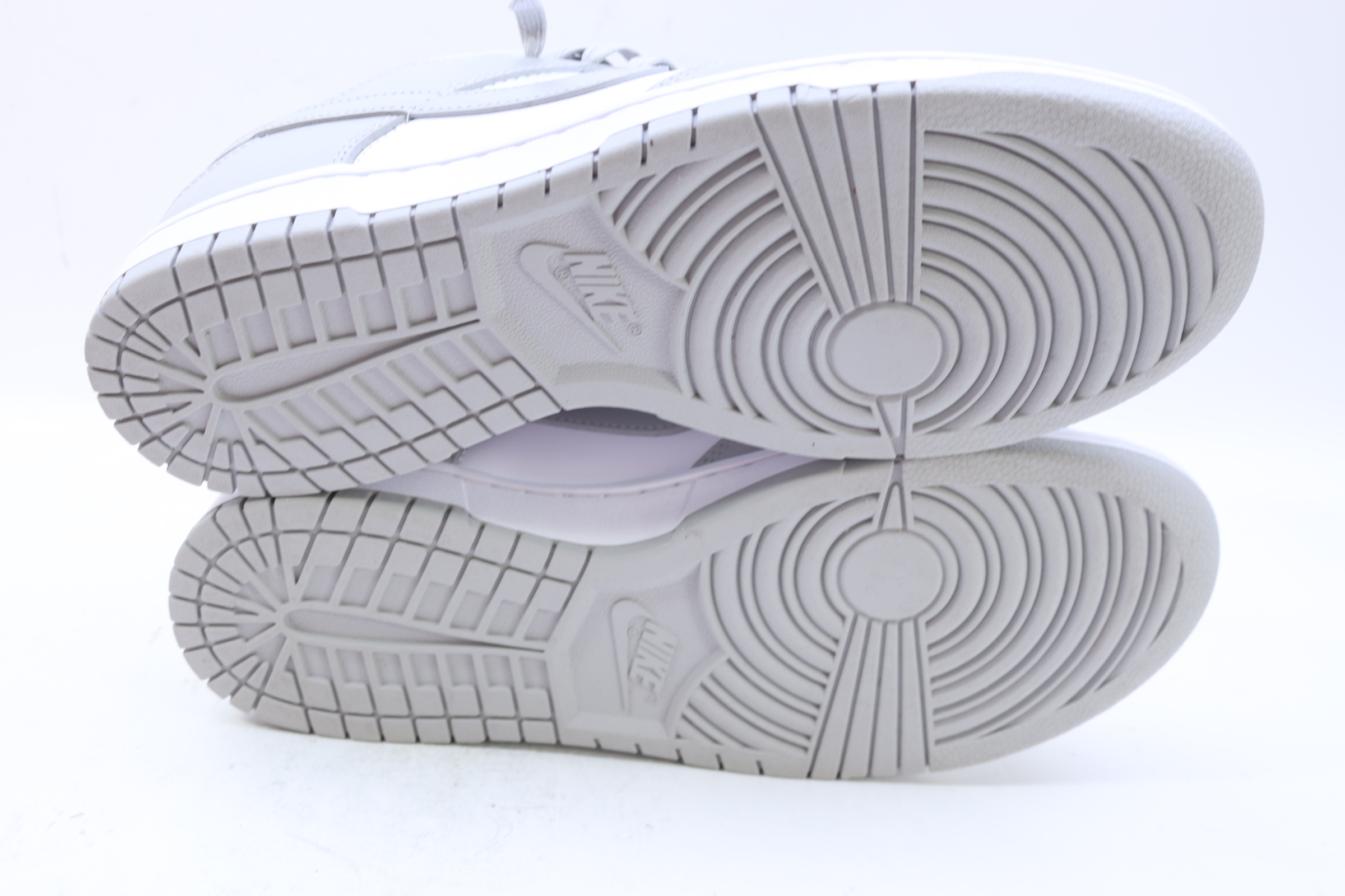 Nike DD1391-103 Dunk Low Retro White/Gray Fog - Mens 10.5 Nike DD1391-103 Dunk Low Retro White/Gray Fog - Mens 10.5