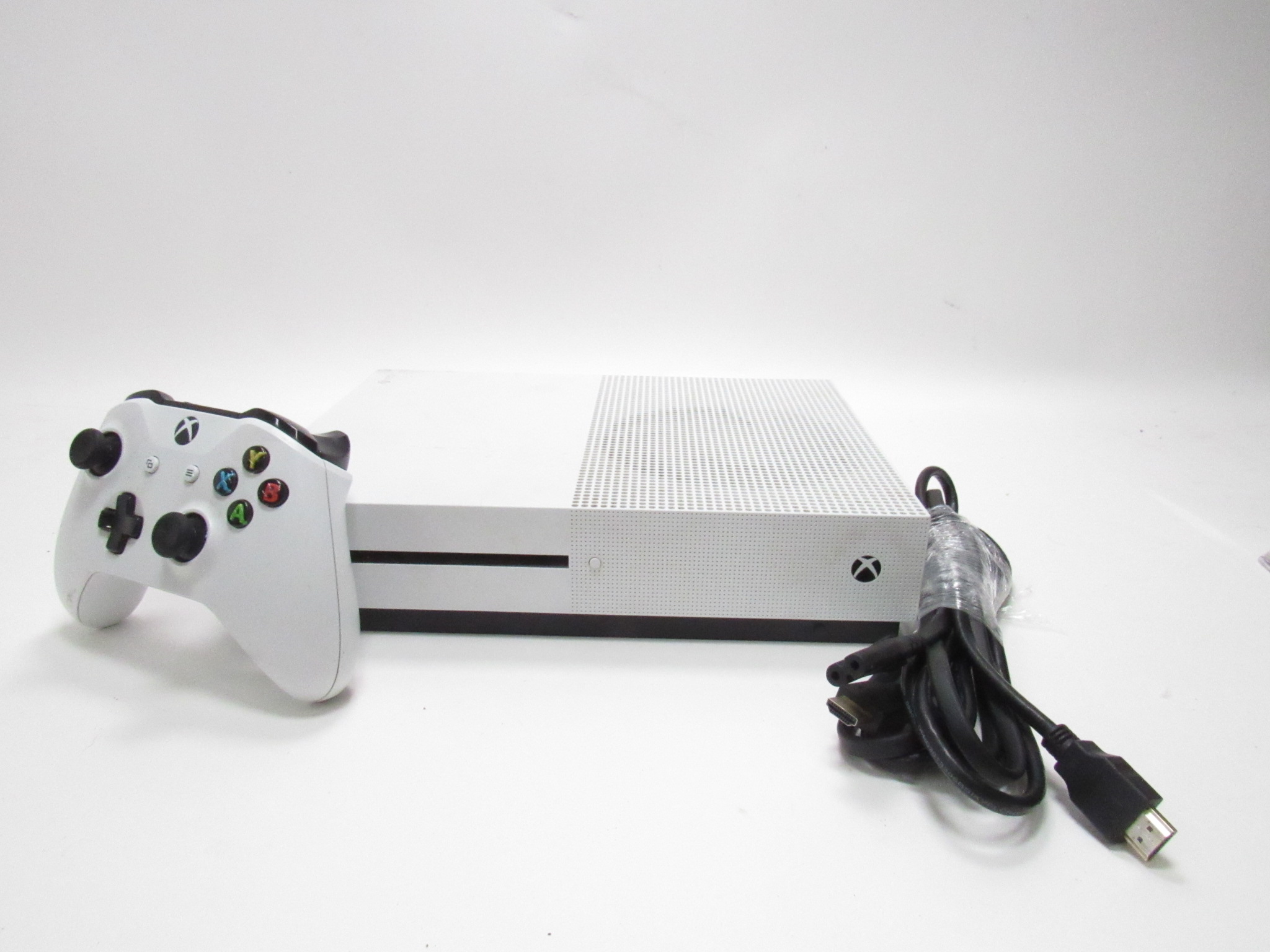Xbox One S - 500GB, White  Fabricating and Metalworking