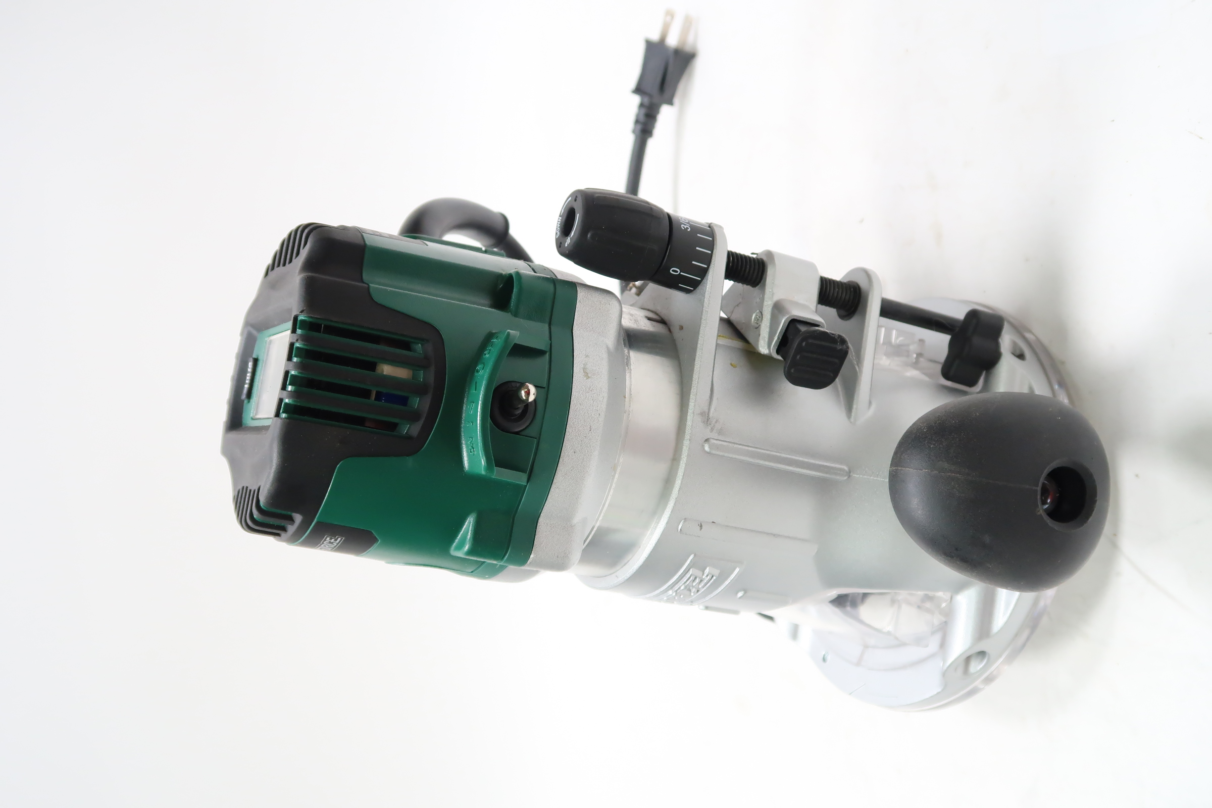 Masterforce 2410834 21/2 HP Digital Variable Speed Fixed Base Router