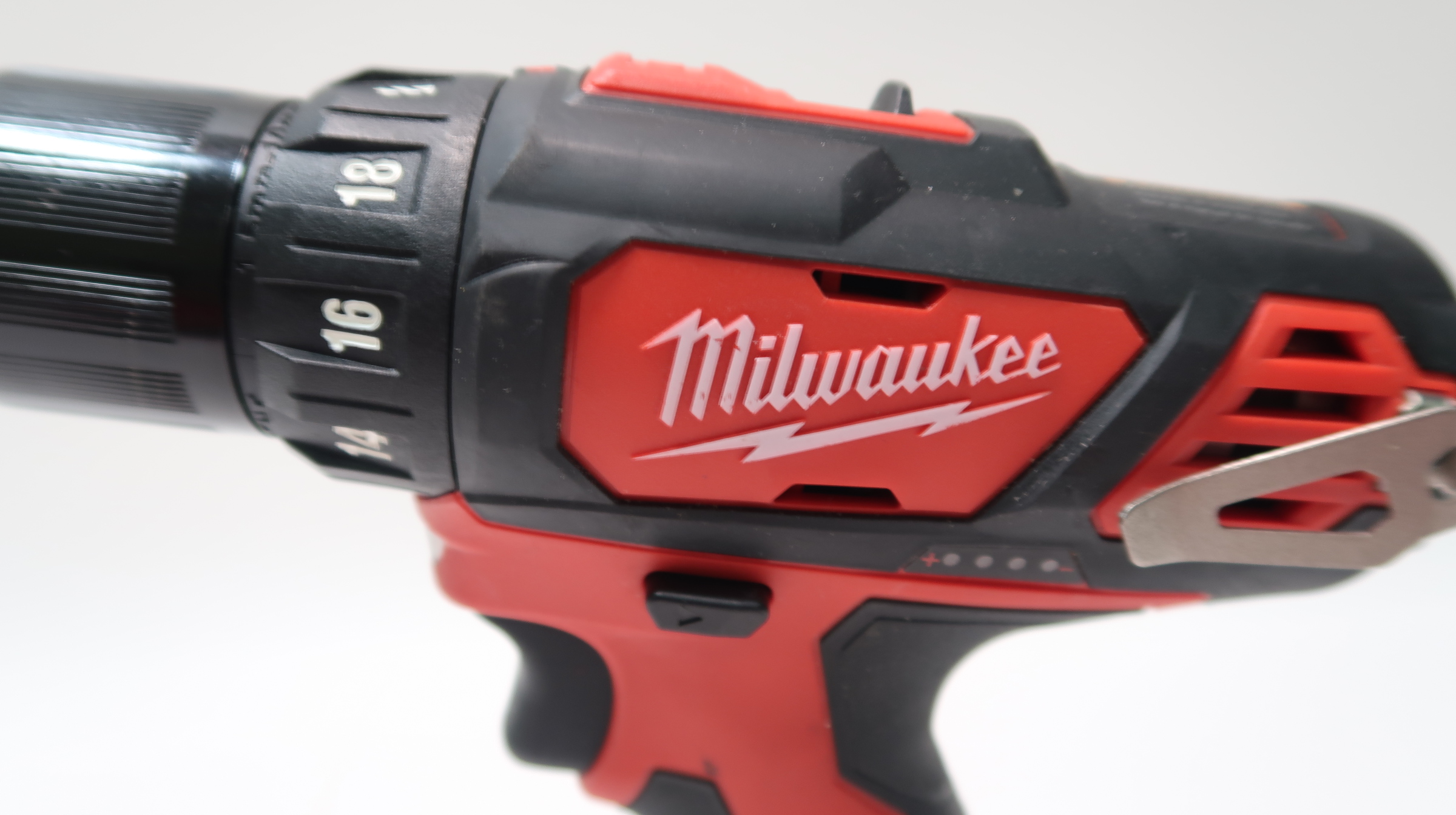 Milwaukee 2407-20 M12 12-Volt Lithium-Ion Cordless 3/8 in. Drill/Driver