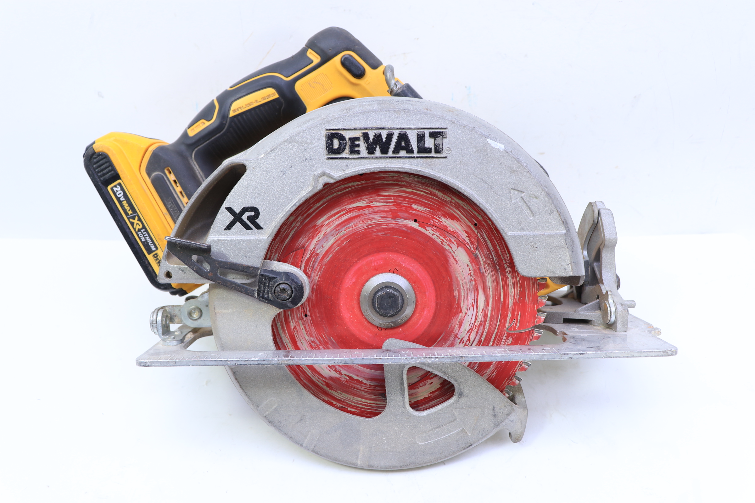 Dewalt circular saw right handed hot sale