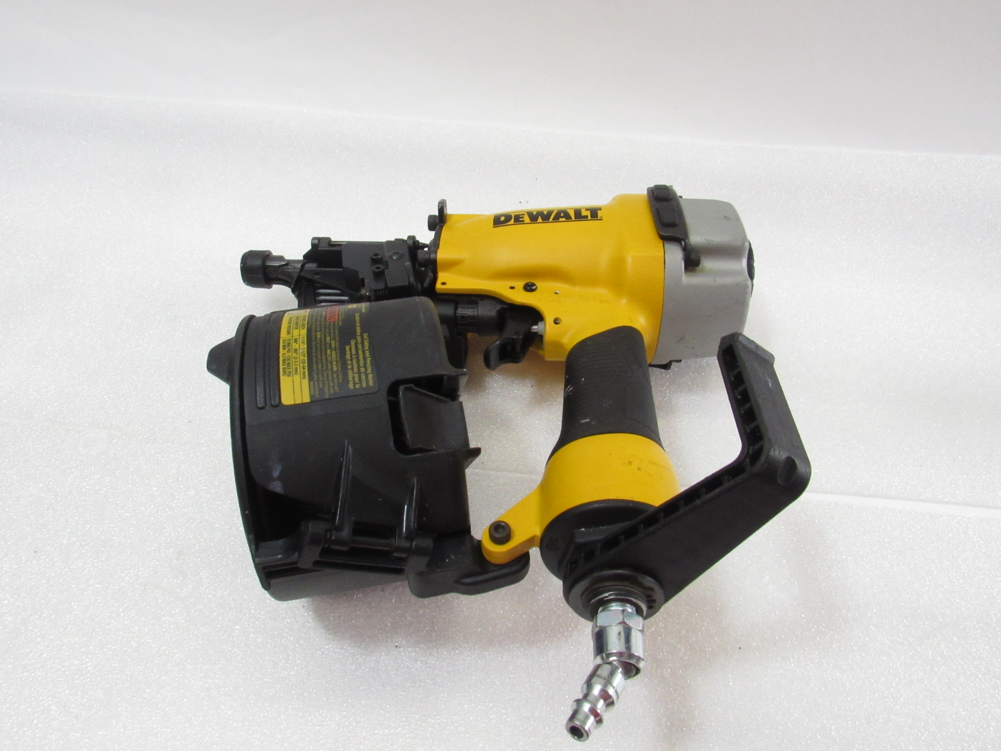DeWalt DW66C1 21/2 Inch 15 Degree Coil Siding Fencing Nailer