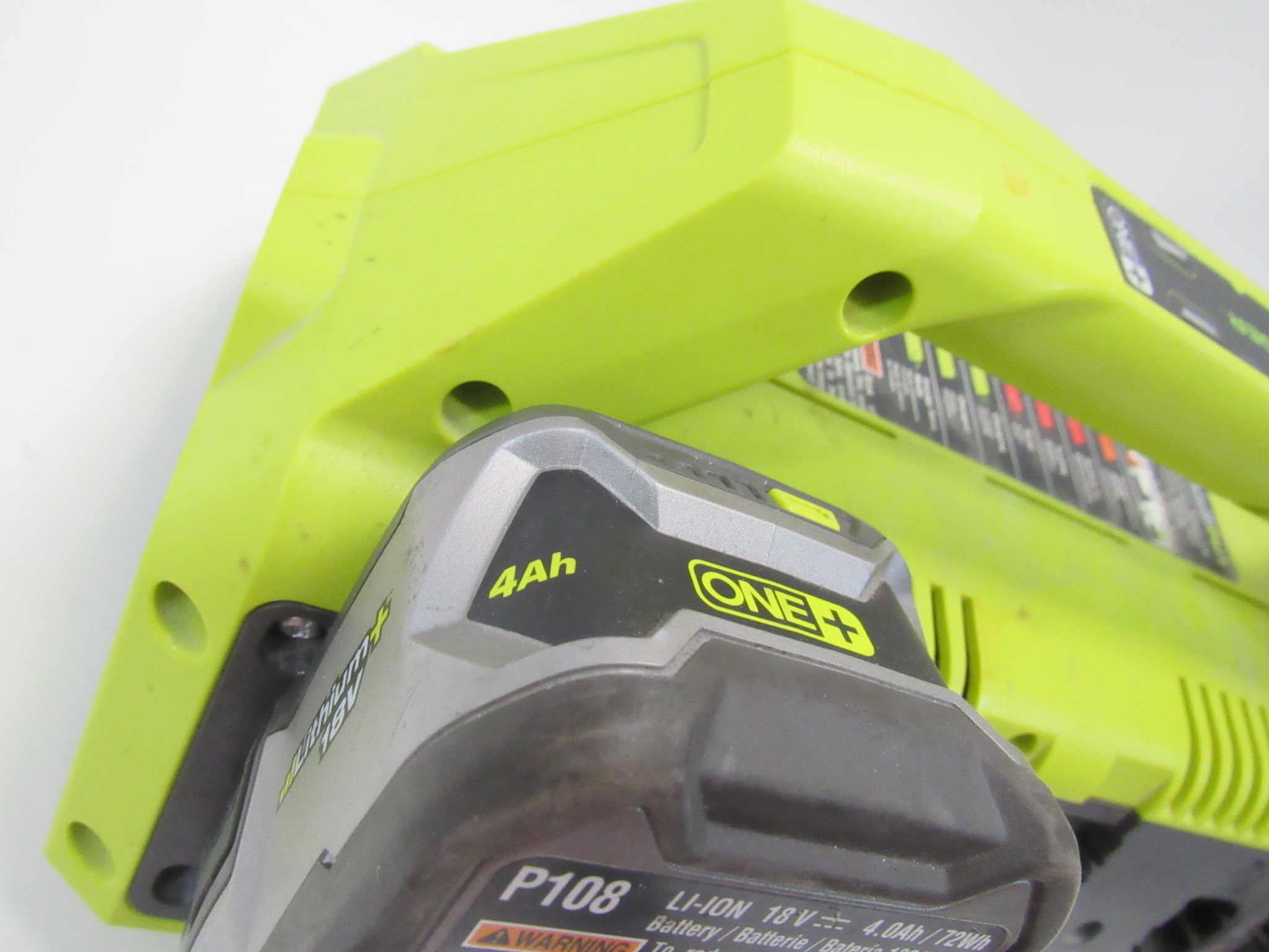 Ryobi P135 SuperCharger 4Ah Battery Set