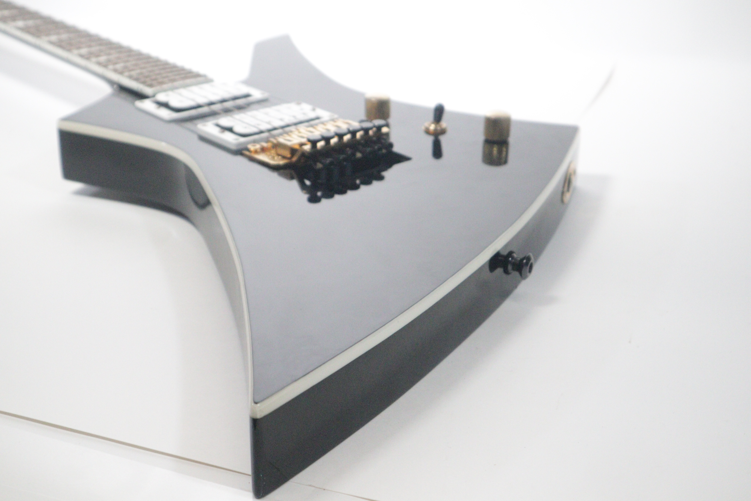 Jackson X Series Kelly KEX ICJ 2054146 Black & White 6-String