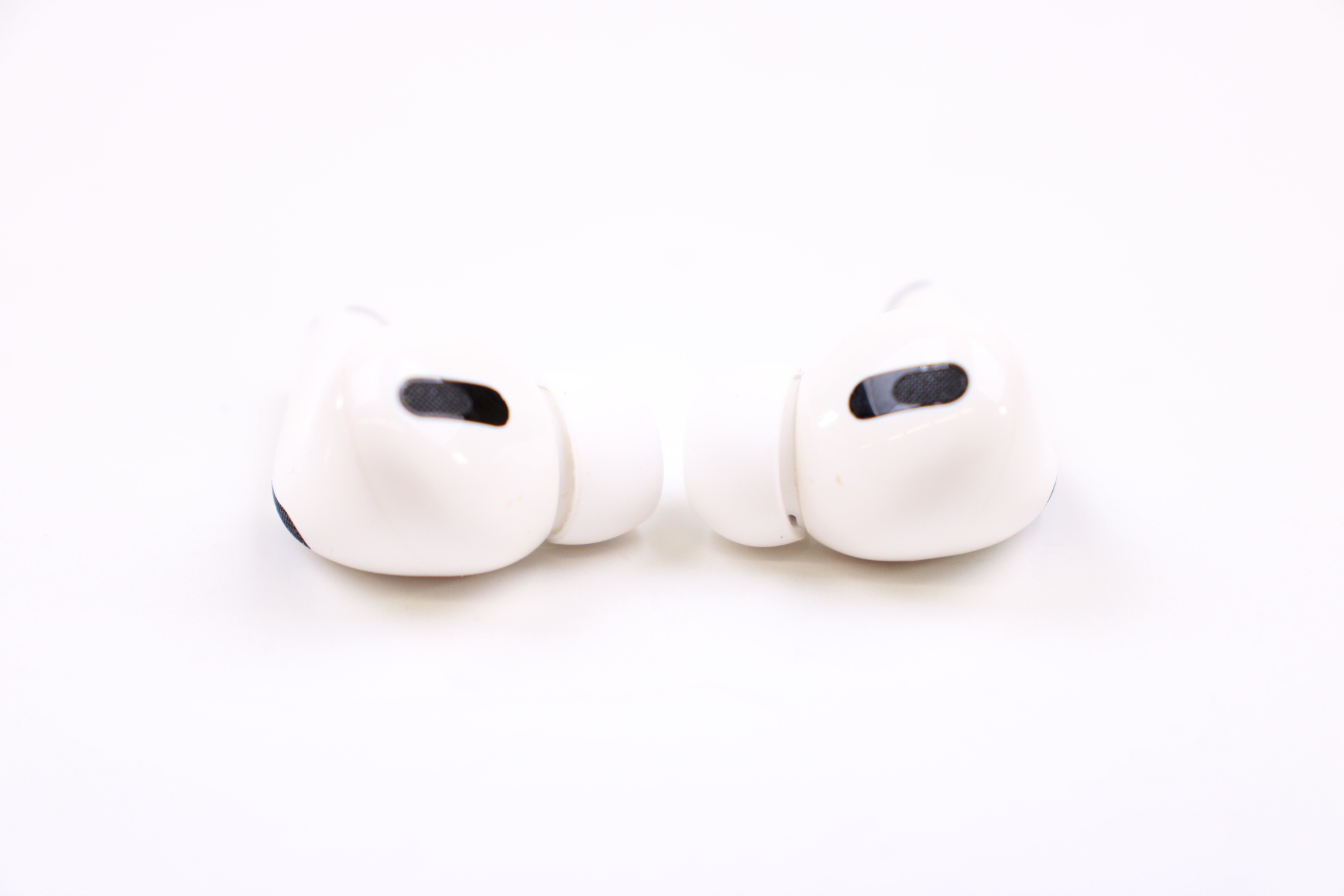 Apple AirPods Pro MLWK3AM/A MagSafe Wireless Bluetooth Headphones