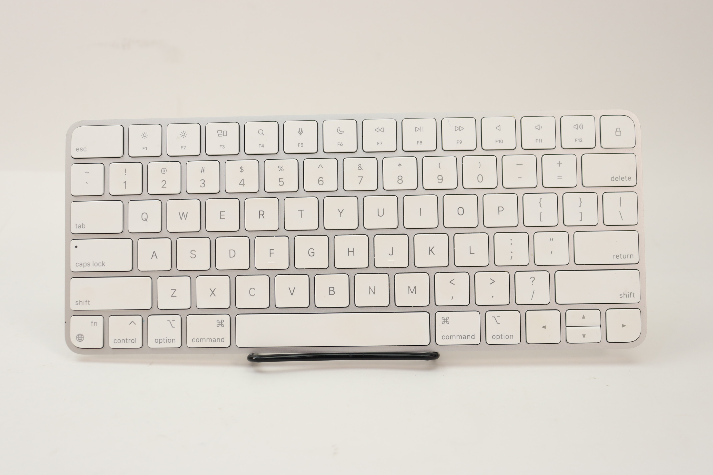 Apple A2450 Magic Keyboard Wireless Bluetooth Rechargeable