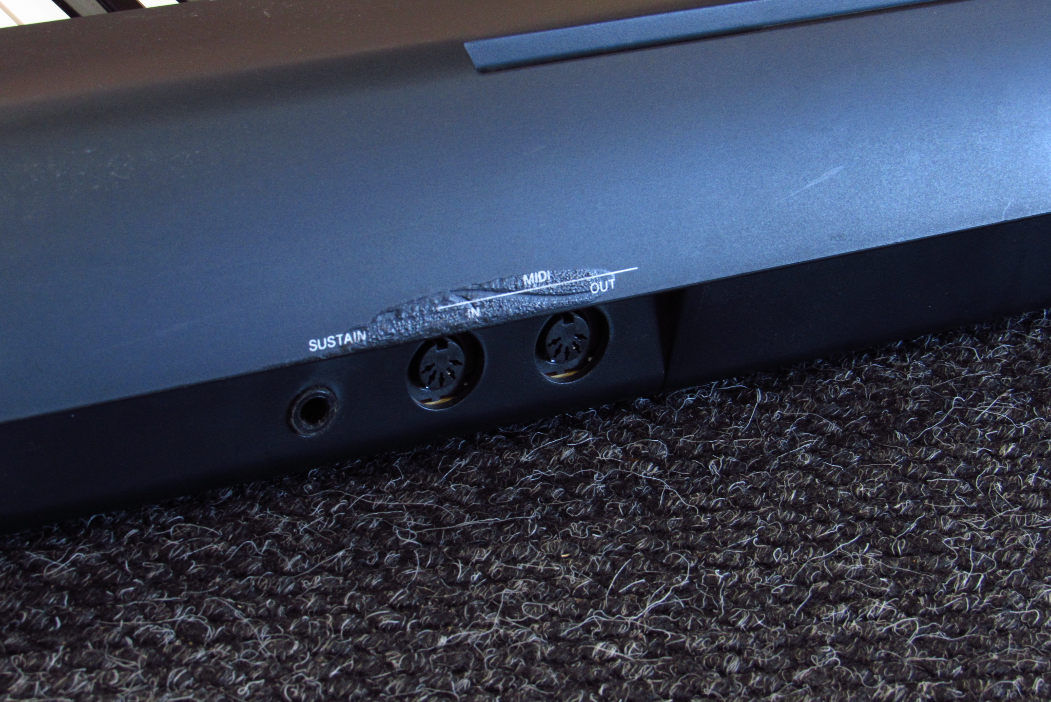 Yamaha NP-30 (2007) Portable Grand 76-Key Digital Keyboard - Local