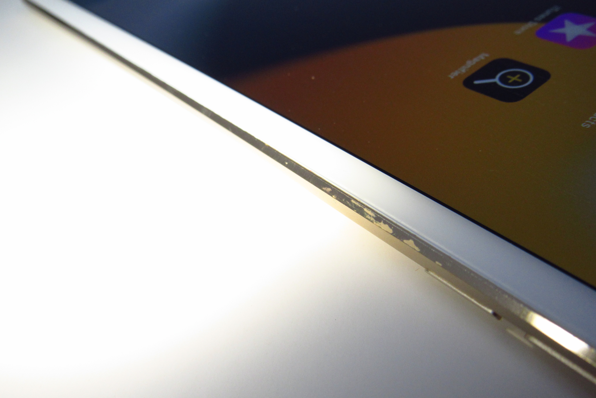 Apple iPad Mini 4 MK9Q2LL/A 128GB 7.9'' Wi-Fi Tablet - Gold