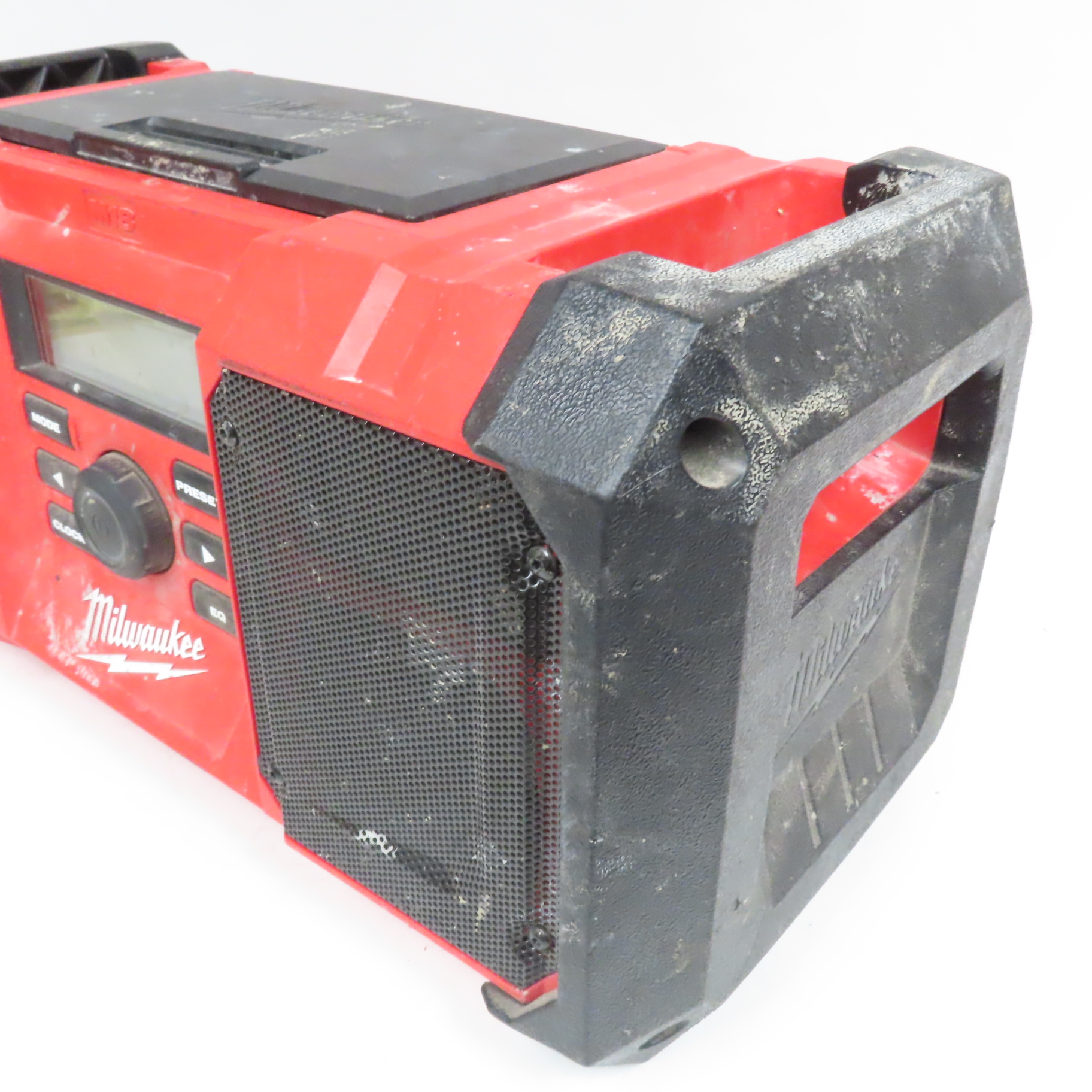 Milwaukee 2890-20 120V Corded AM/FM Jobsite Radio & Battery Charger