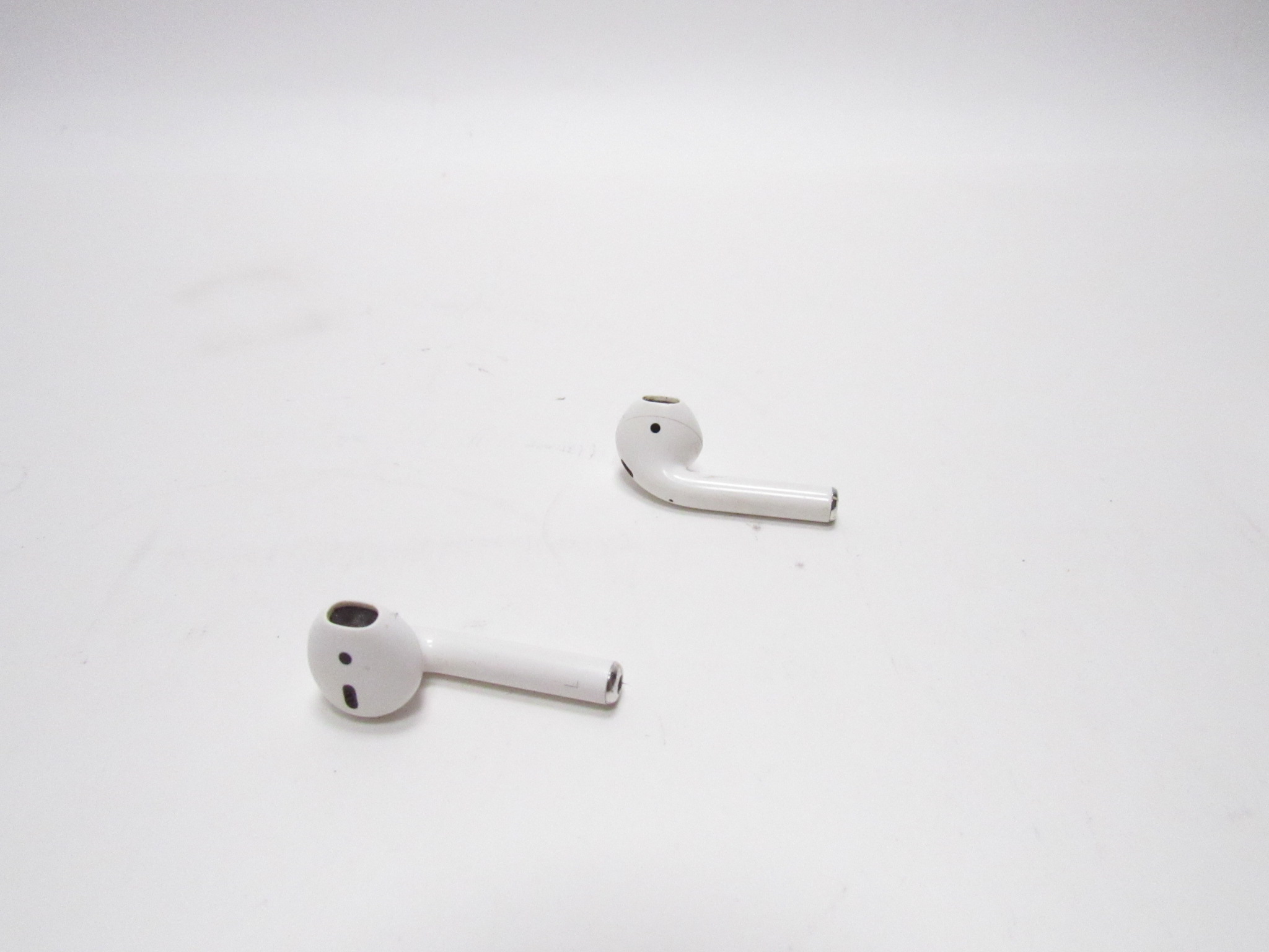 Apple A1602 AirPods Wireless Bluetooth Earbuds White