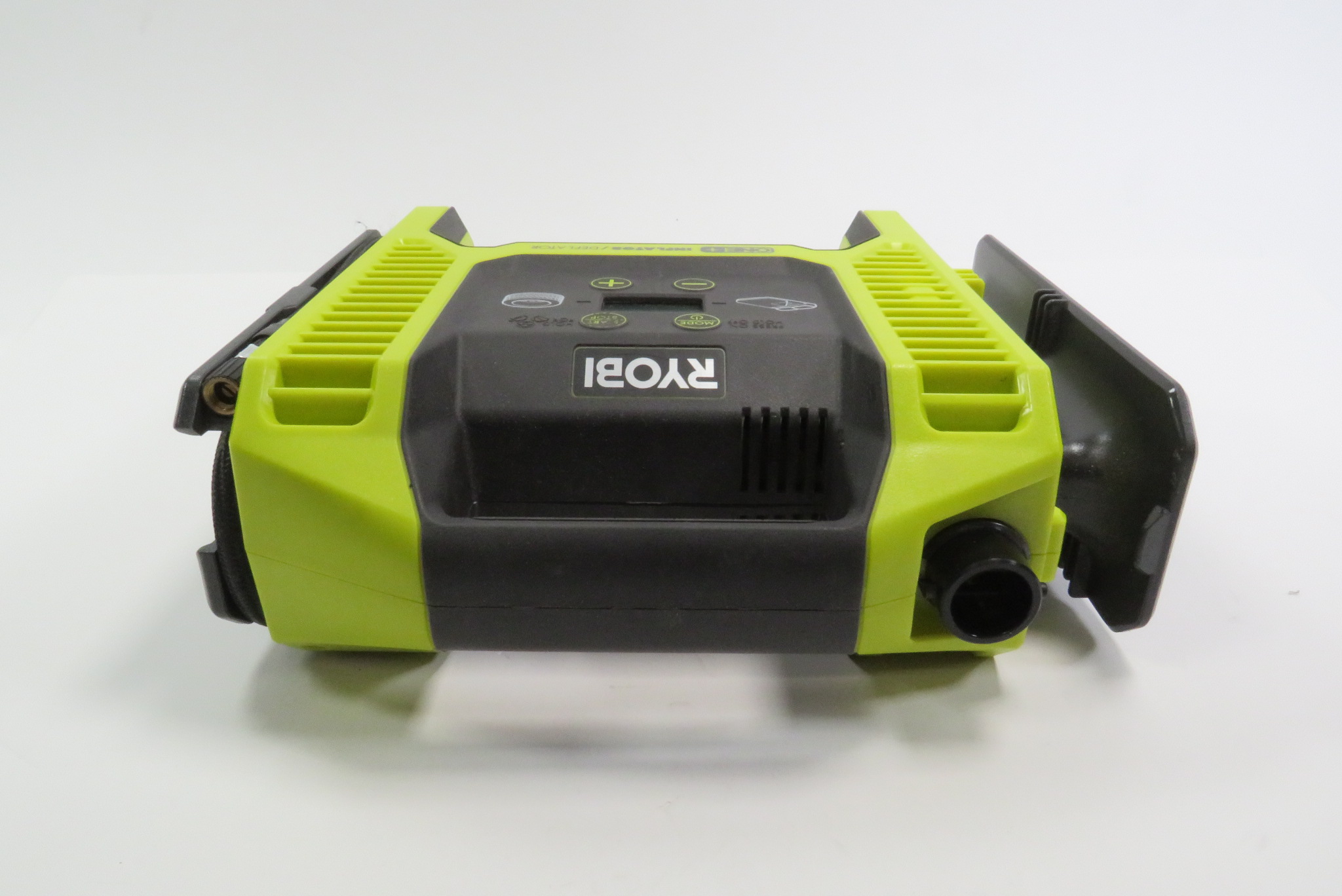Ryobi P747 ONE+ 18V LithiumIon Dual Function Cordless Inflator/Deflator