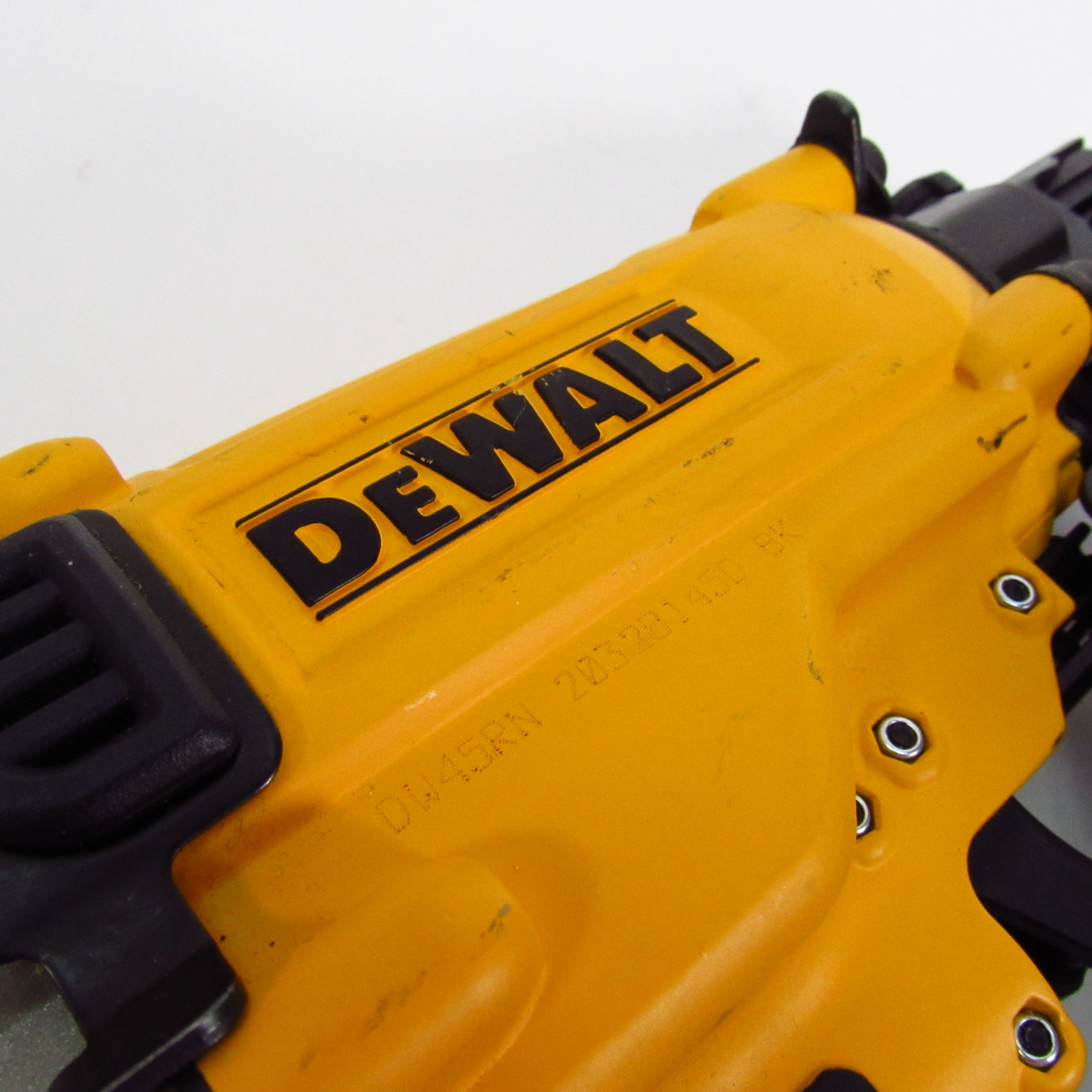 DeWalt DW45RN Air Pneumatic 15-Degree Coil Roofing Nailer