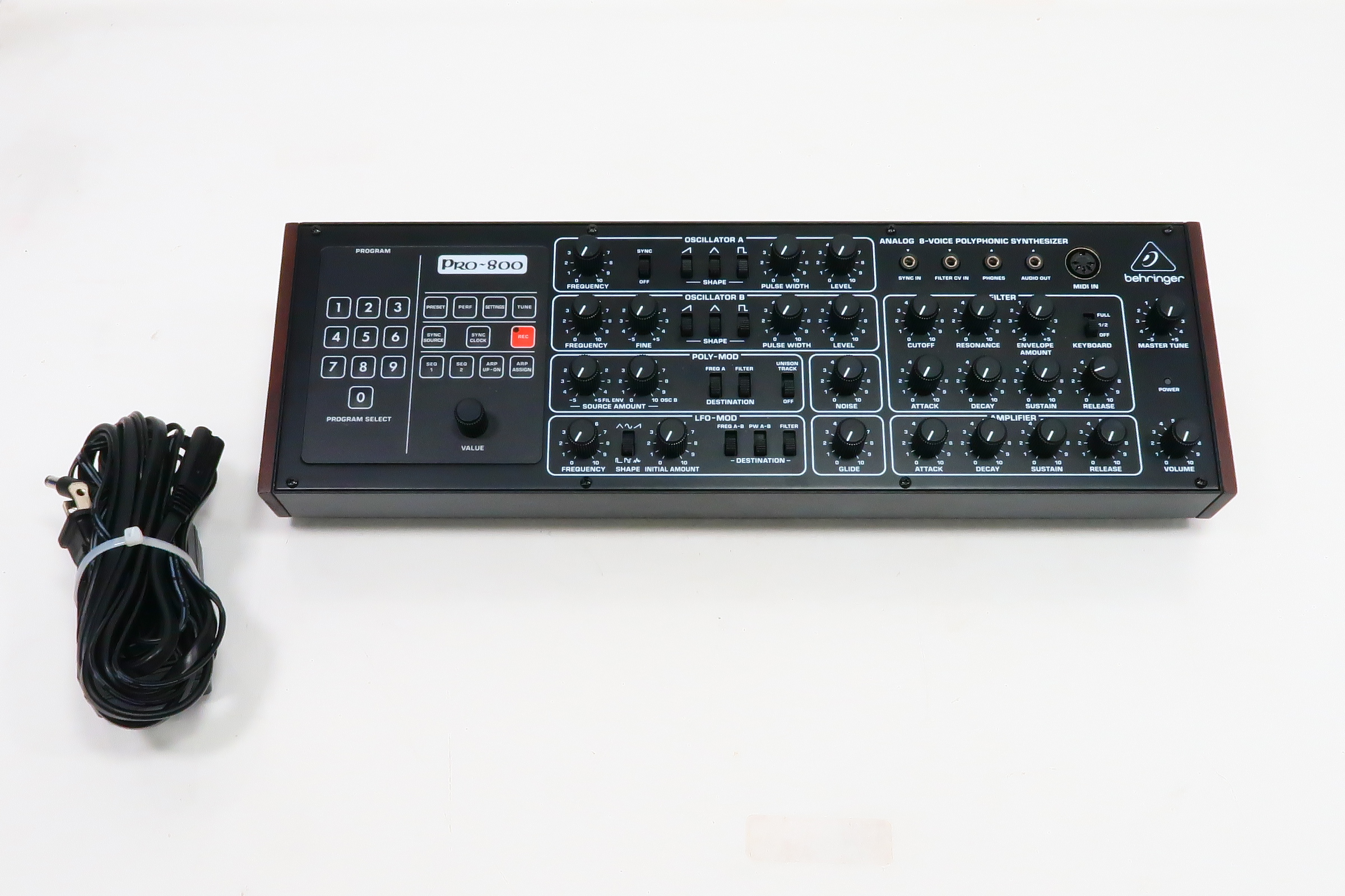 Behringer Pro-800 8-Voice Polyphonic Analog Synthesizer