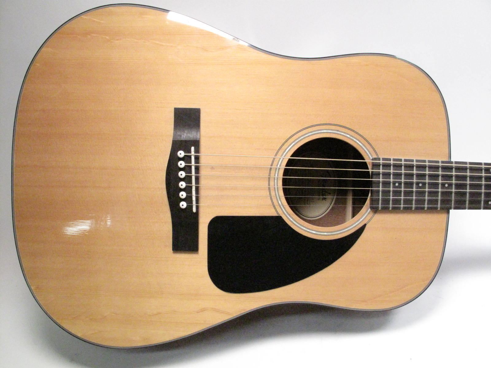 Fender DG60 NATDSV2 RightHanded Acoustic Guitar Natural Finish