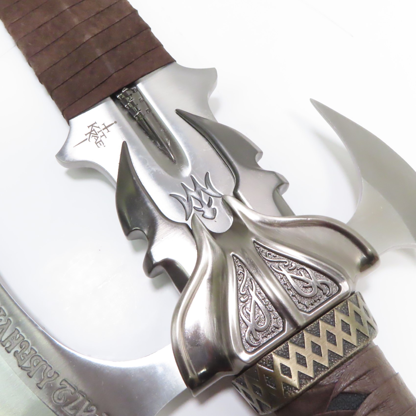 United Cutlery KR0038A Kit Rae Avoloch Mithrodin Sword (Local Pick-Up Only)