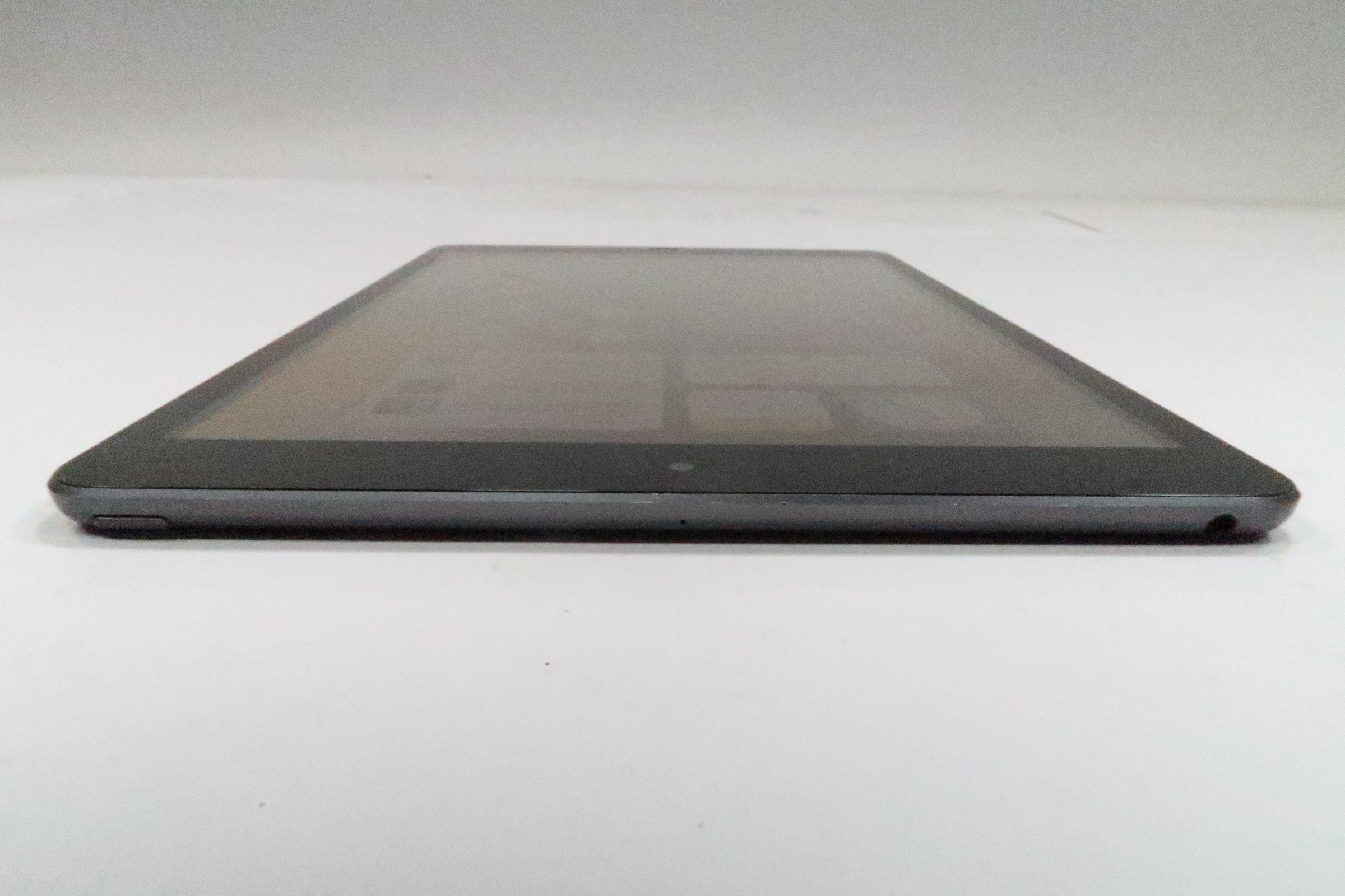 Apple MK2K3LL/A iPad 9th Generation 64GB WiFi 10.2" - Space Gray 0170