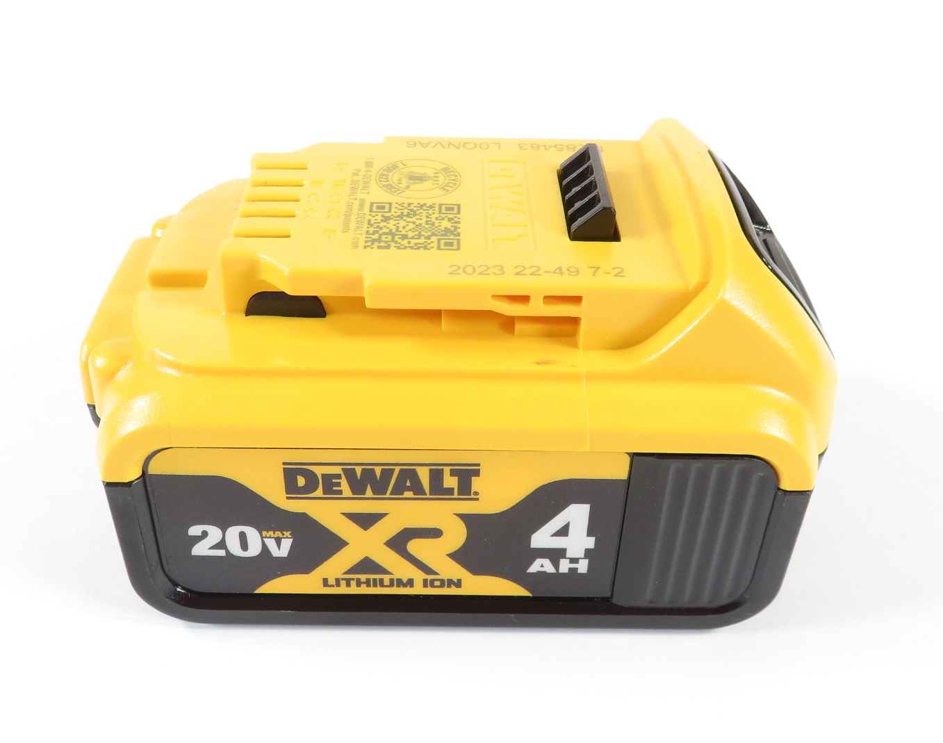 DEWALT DCB204 20-Volt MAX XR Premium Lithium-Ion 4.0Ah Battery Pack