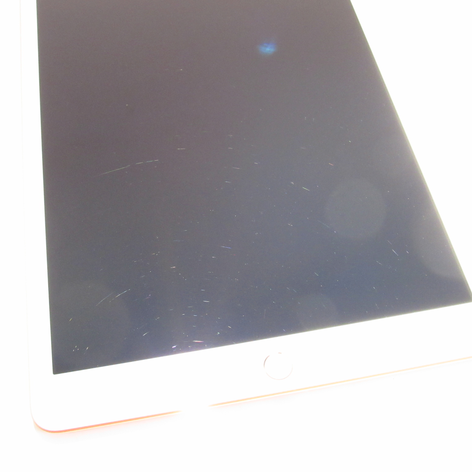 Apple iPad 7th Gen (A10 Fusion) MW762LL/A 32GB Wi-Fi 10.2