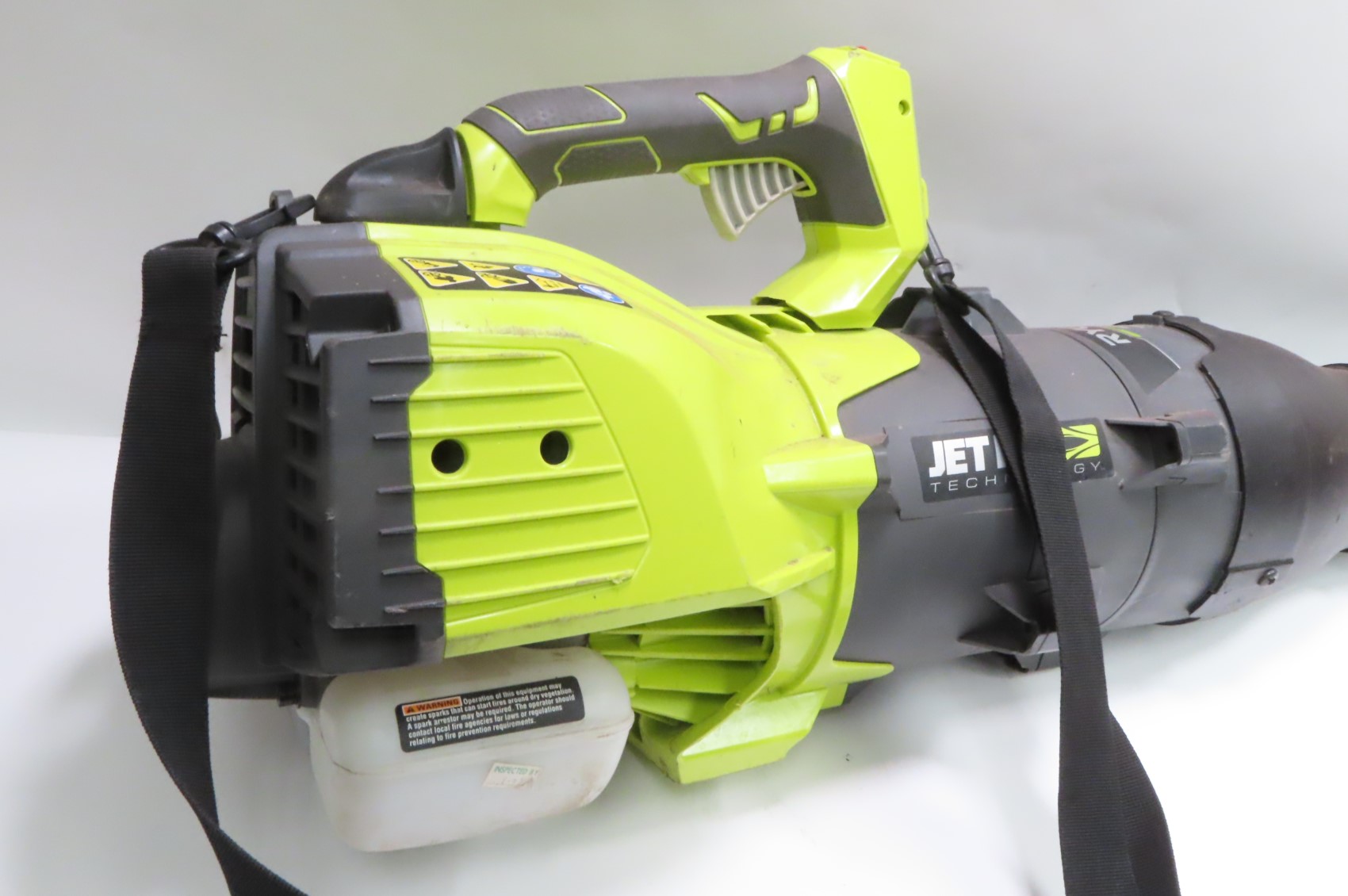 Ryobi RY25AXB 25cc Gas Jet Fan Leaf Blower – 160 MPH, 520 CFM, Handheld, Used But Tested