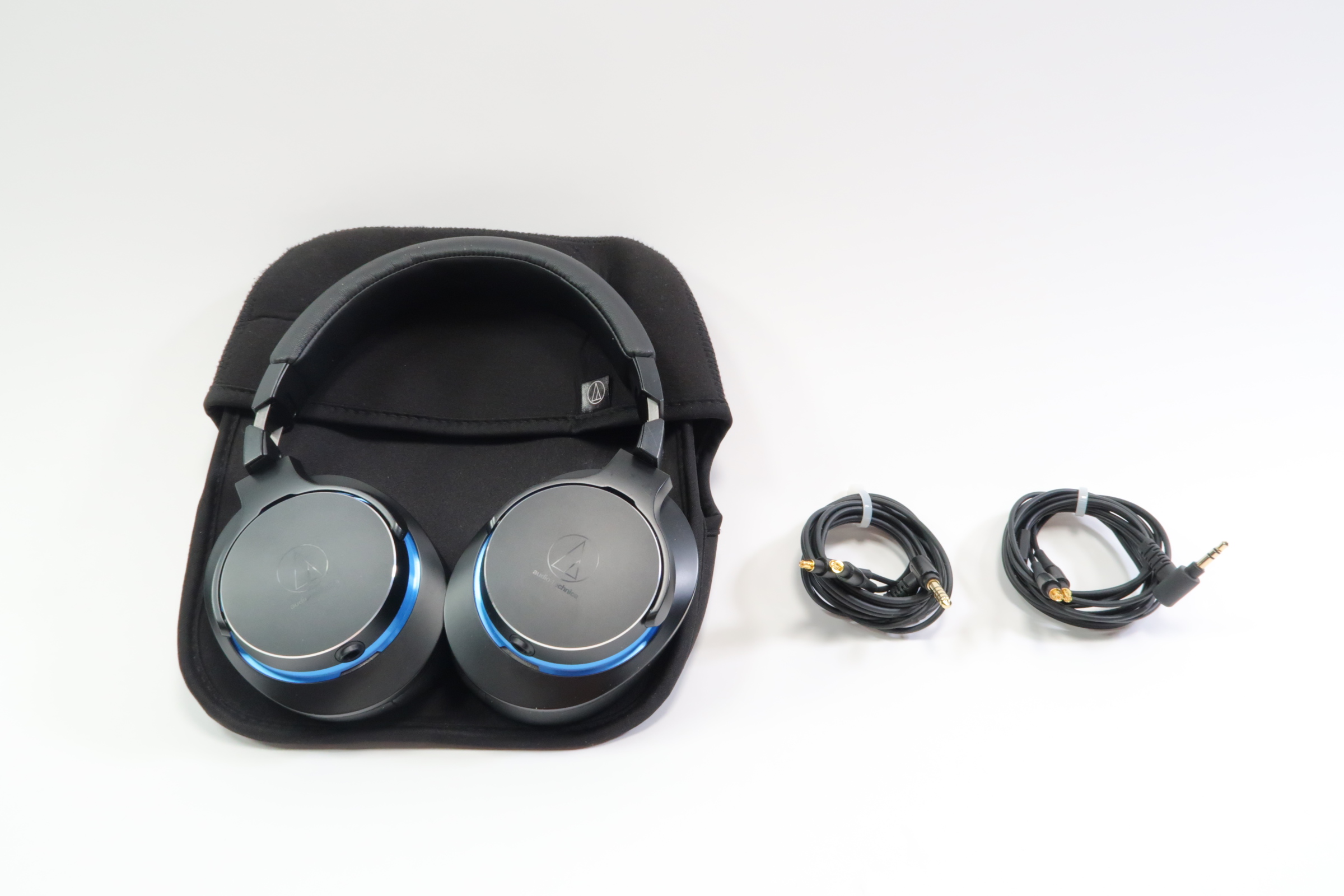 Audio-Technica ATH-MSR7b Over-Ear High-Resolution Headphones