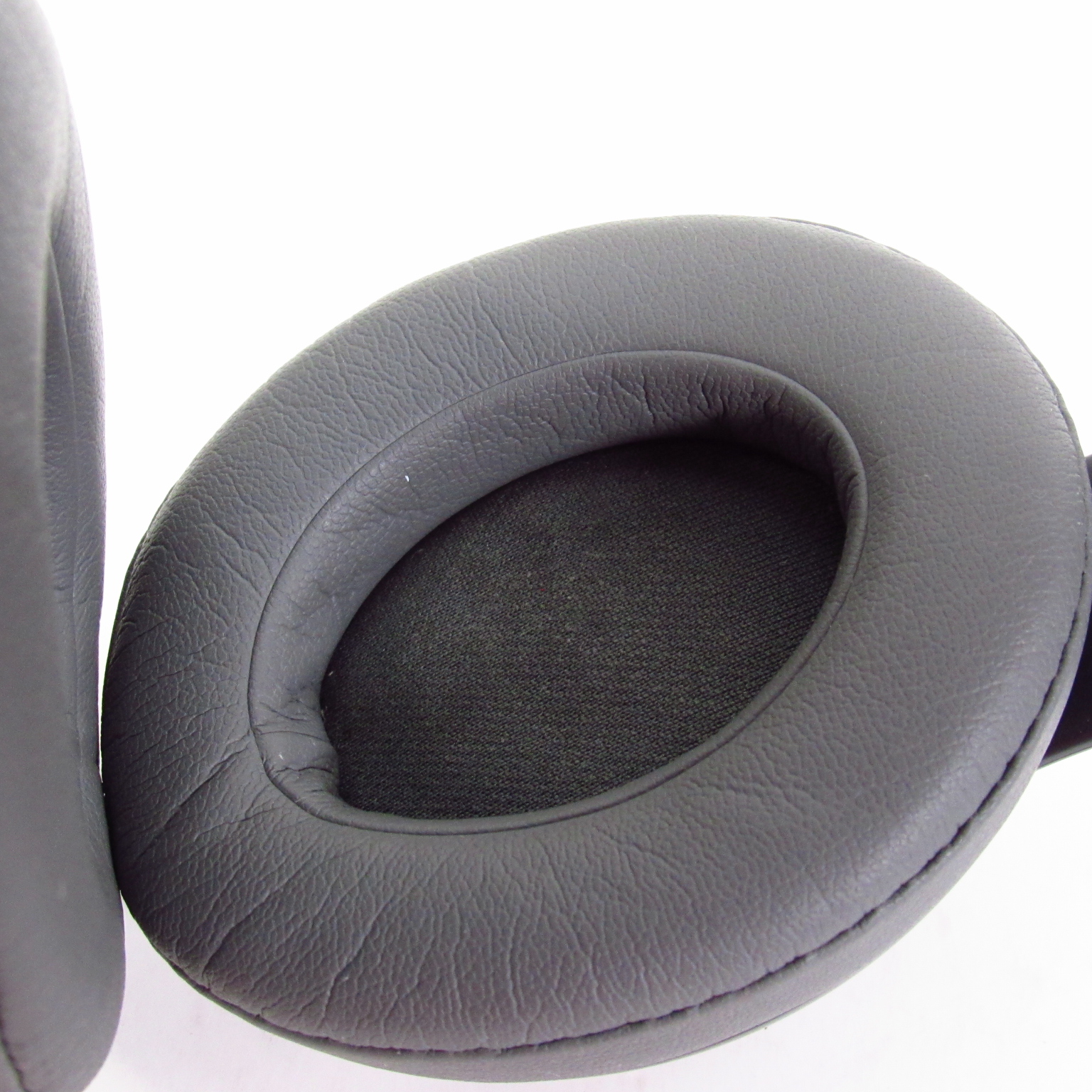 動作良好☆ BEATS STUDIO3WIRELESSシャドーグレー Amazon.com: Beats Studio3 Wireless Headphones - Shadow Gray